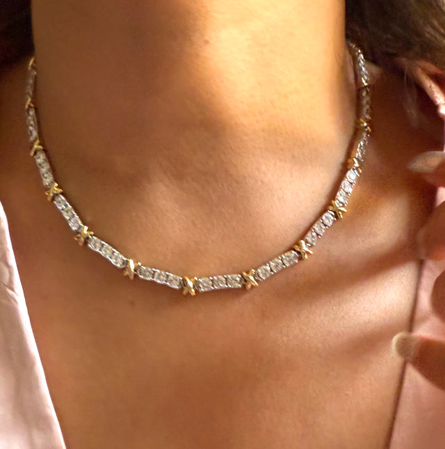 Diamond minimal necklace