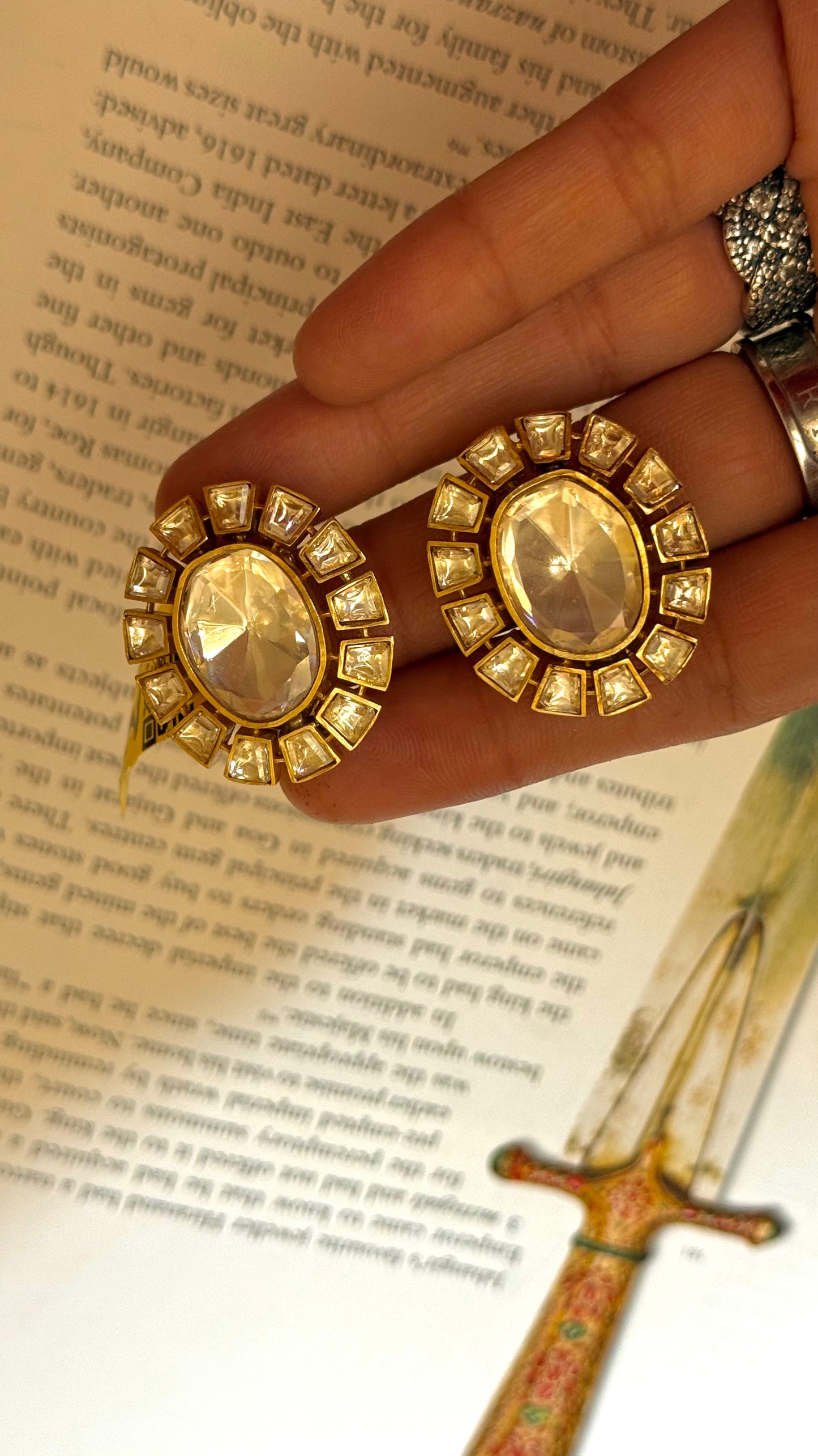 Uncut Peeli polki studs