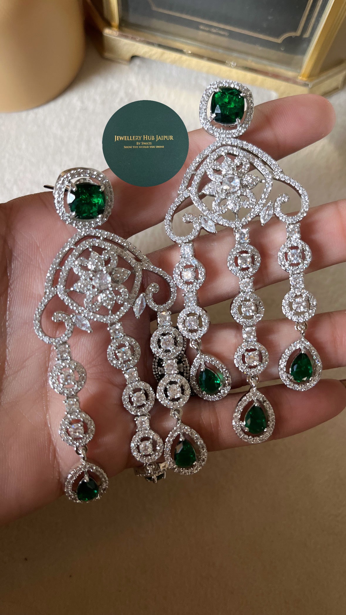 Emerald designer collar necklace set