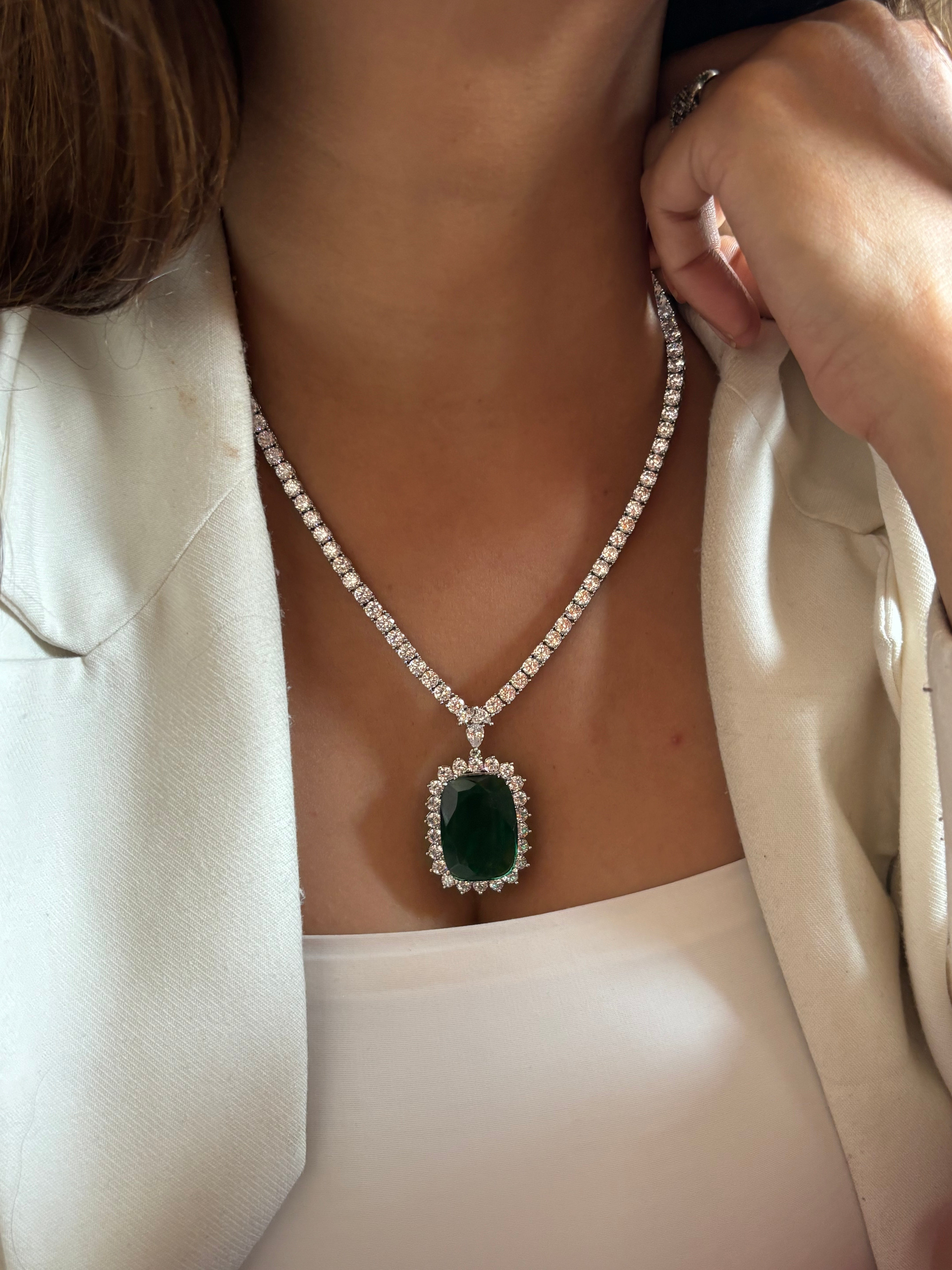 Emerald diamond necklace