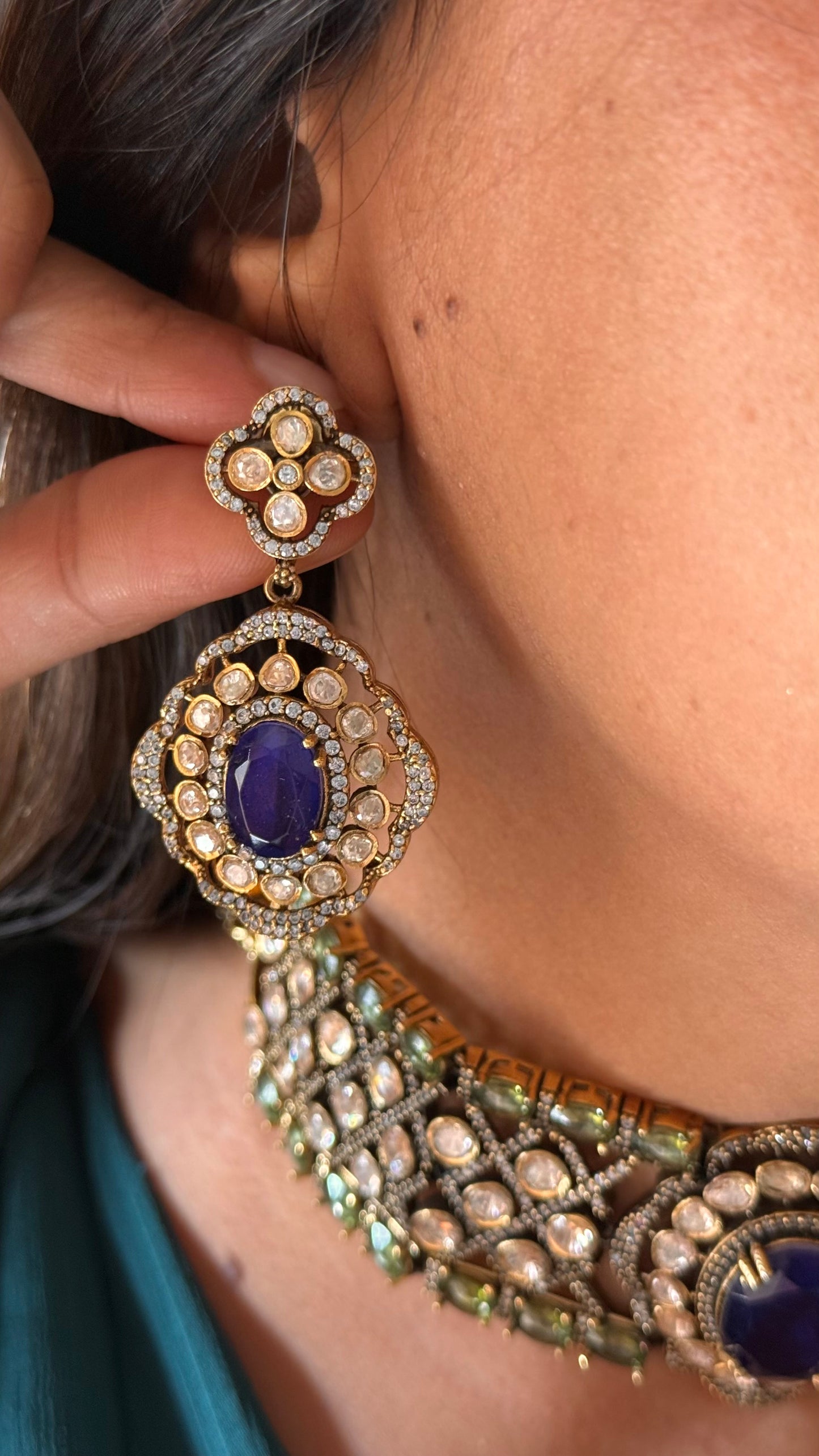 AP sapphire & emerald  carnival designer choker necklace