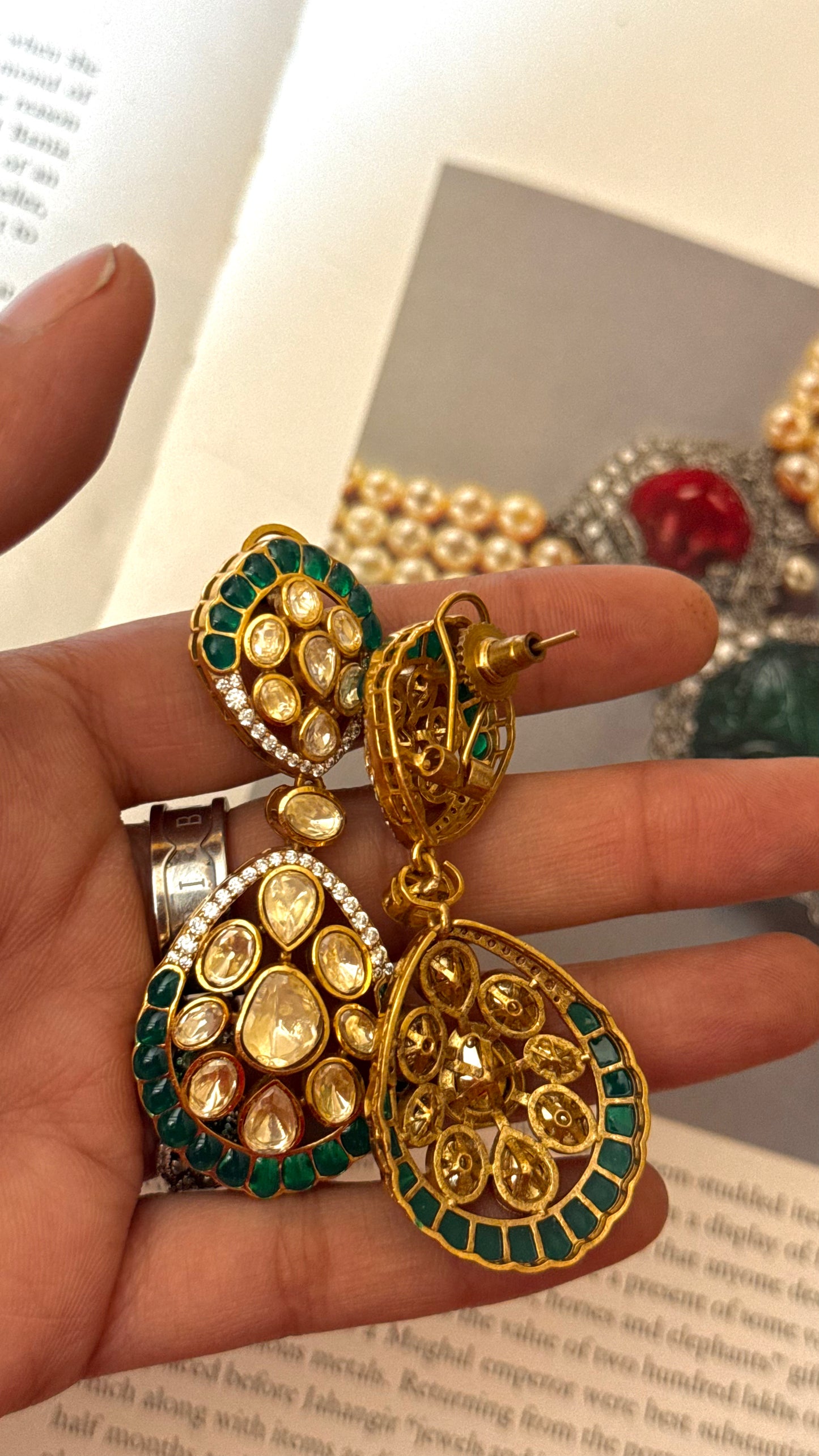 Emerald takkar peeli polki dnaglers