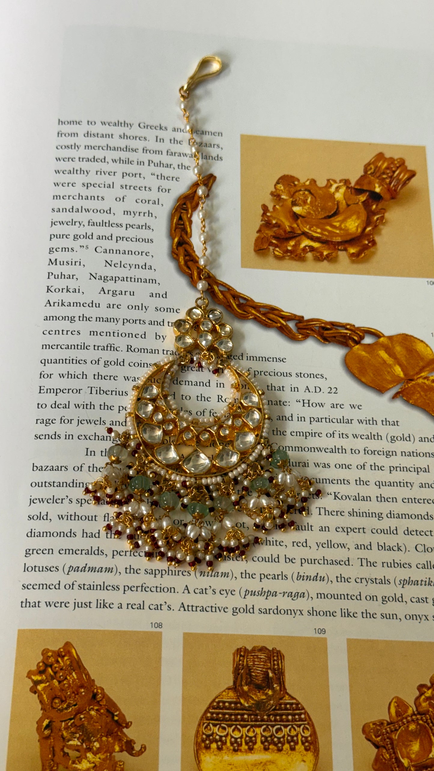 Paachi kundan with mint drops maangtika