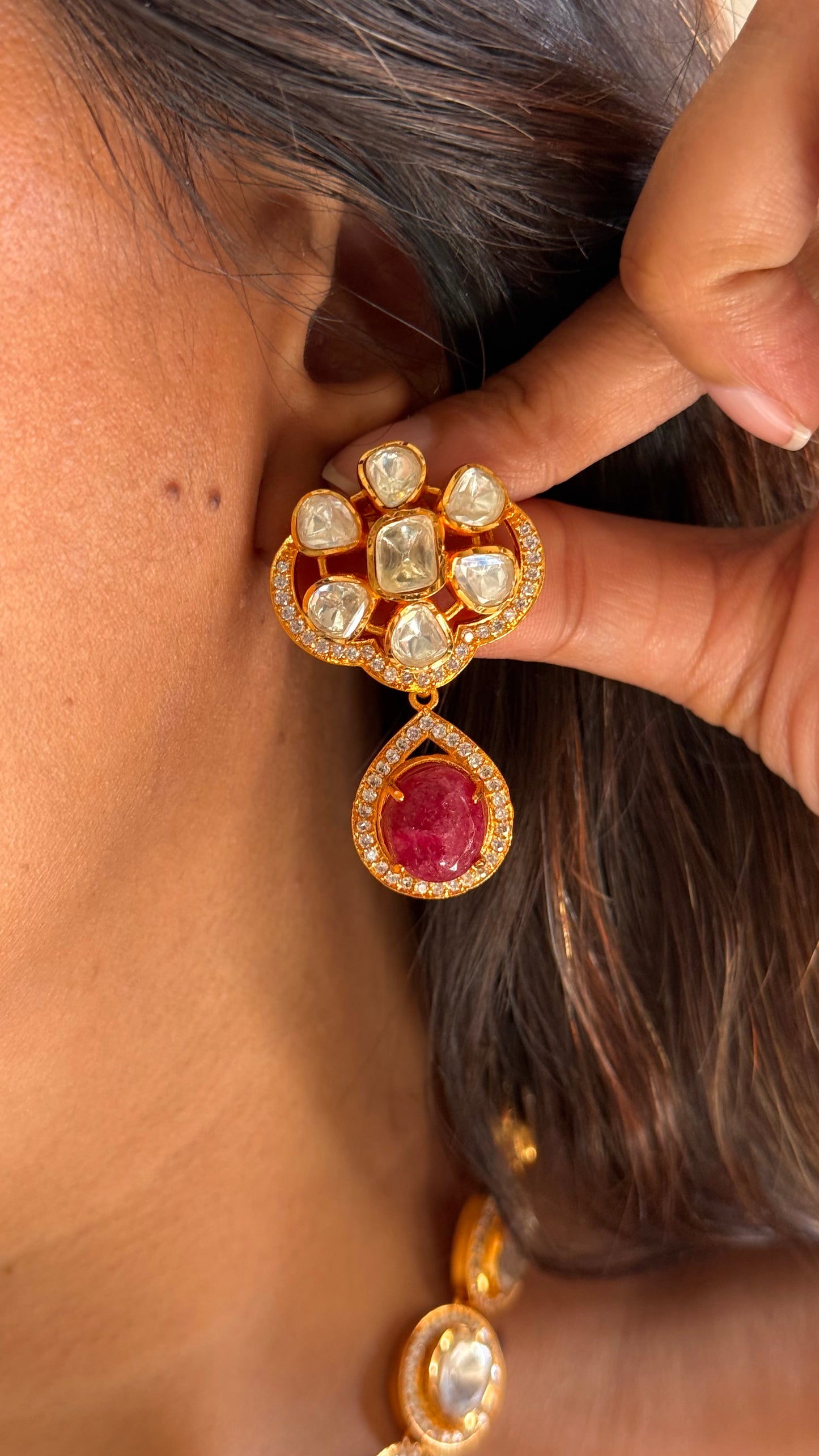 Ruby peeli polki Lv floral gold necklace