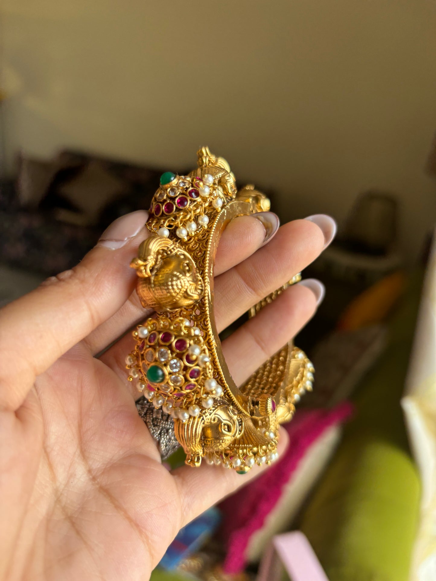Gajj&paachi rajwada bangle pair