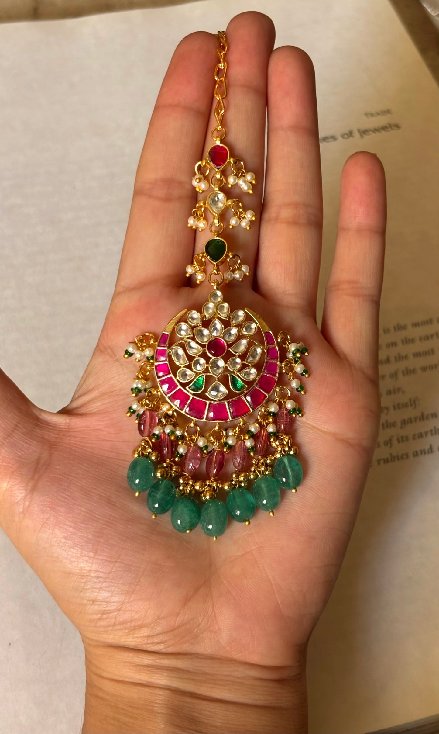 Handmade paachi kundan chaand Maangtika