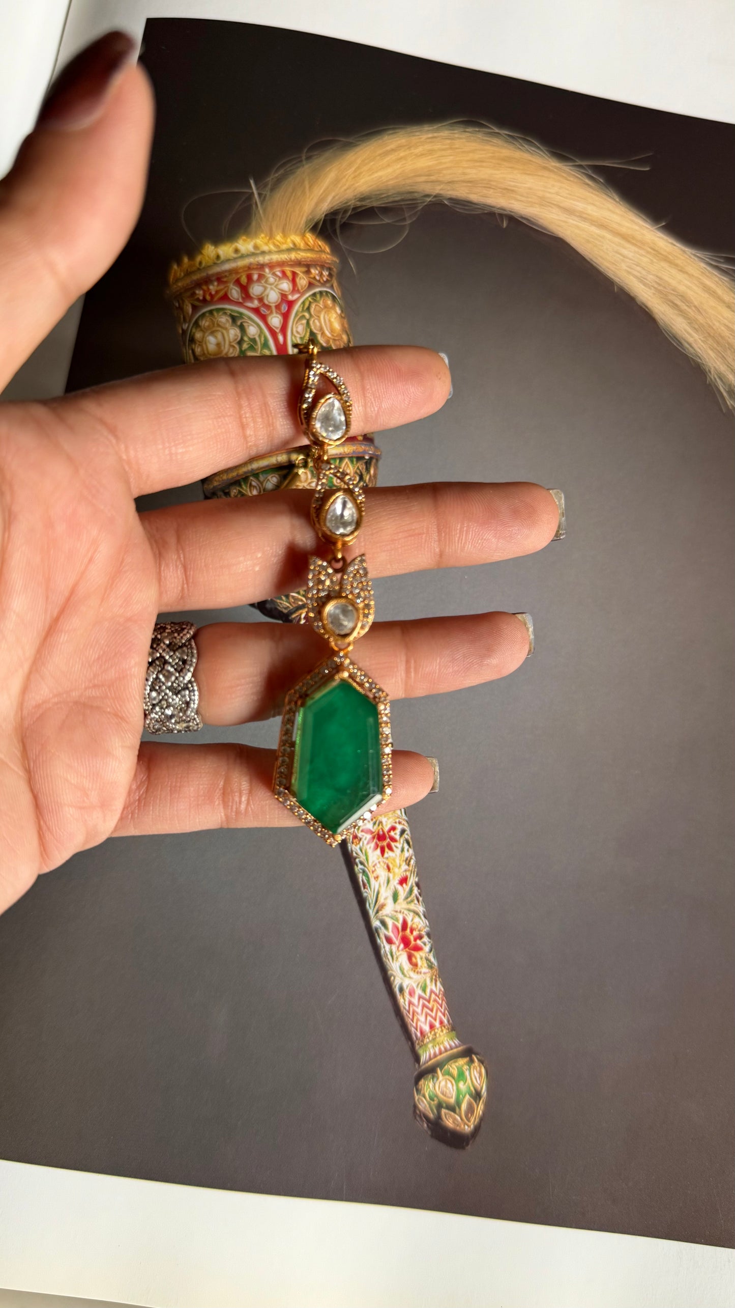 Emerald doublet moissanite maangtika