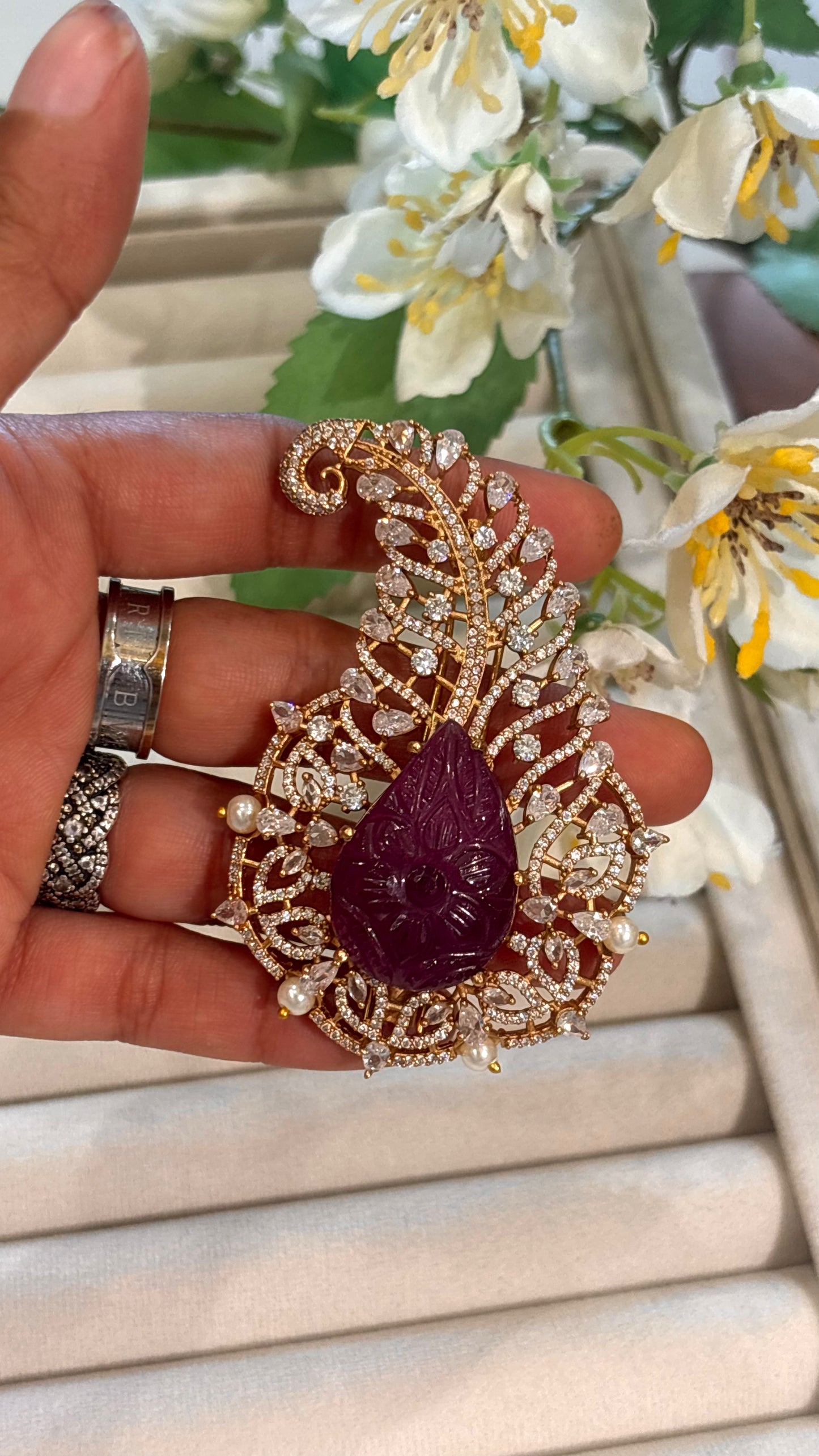 Tanzanite stone carved kalgi