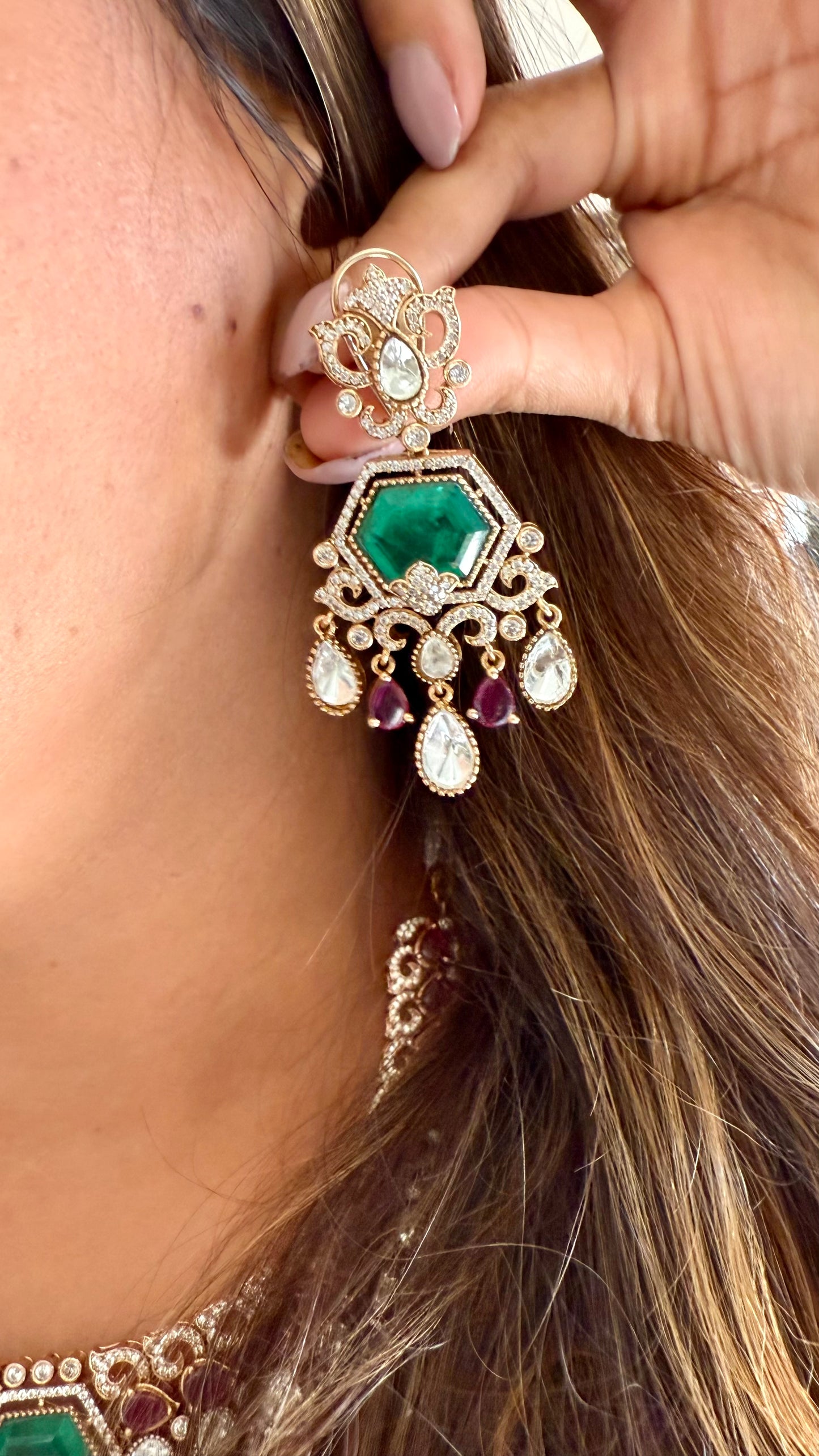 Emerald doublet ruby moissanite polki collar necklace
