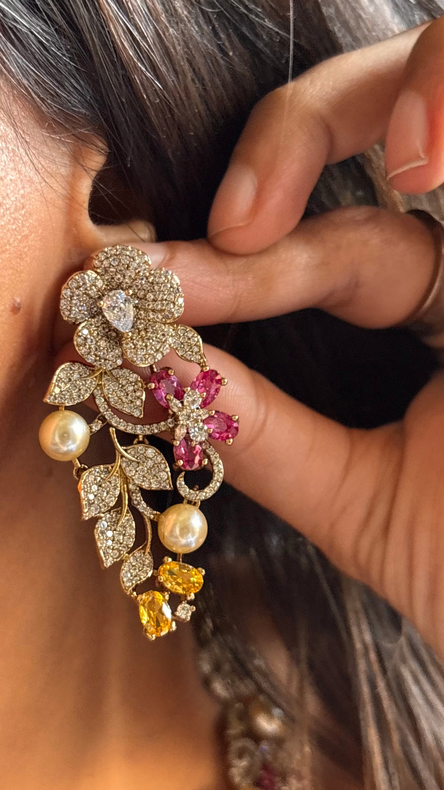 Cz floral topaz designer necklace with pearl detailing