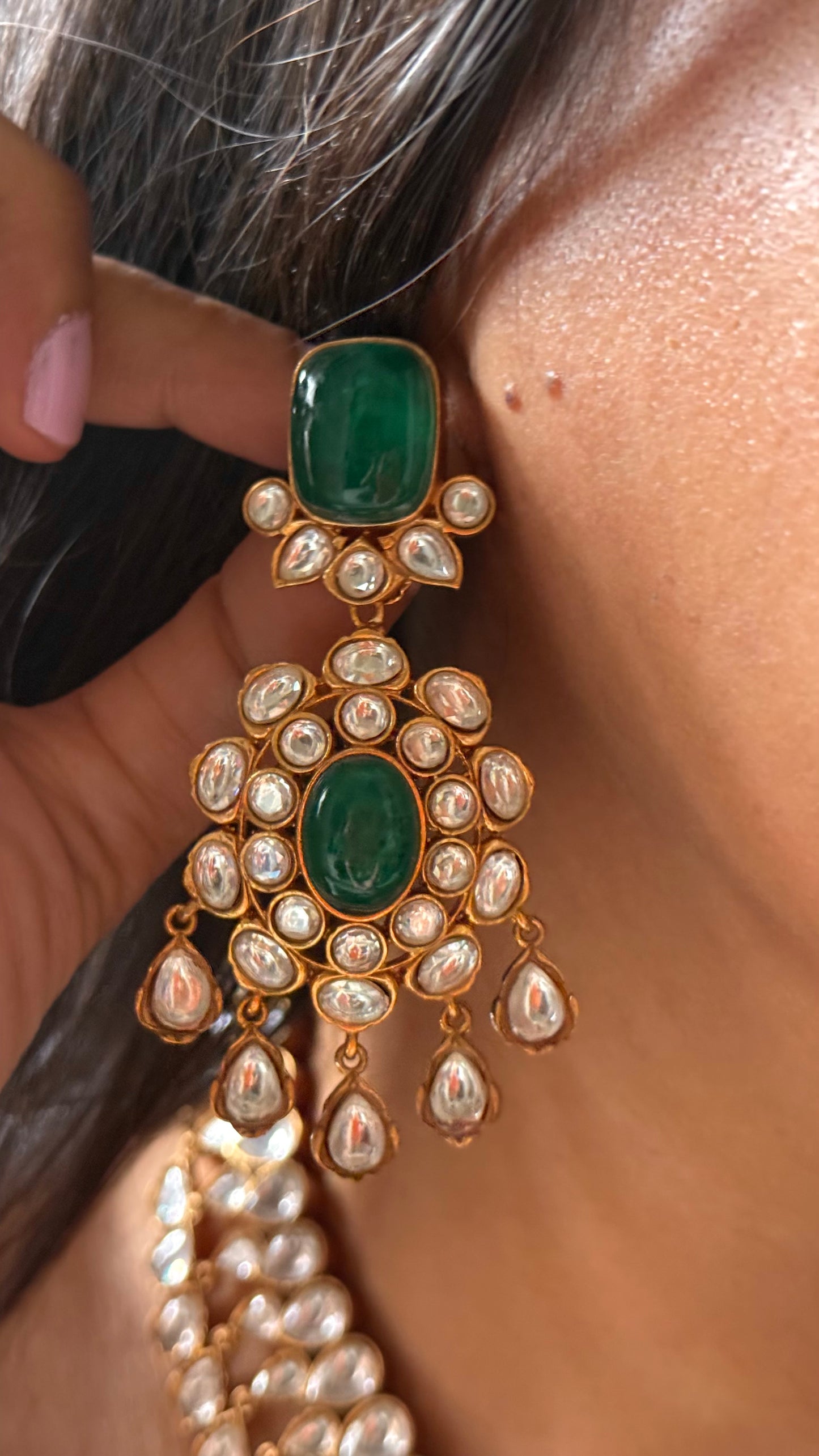 Emerald polki statement collar necklace