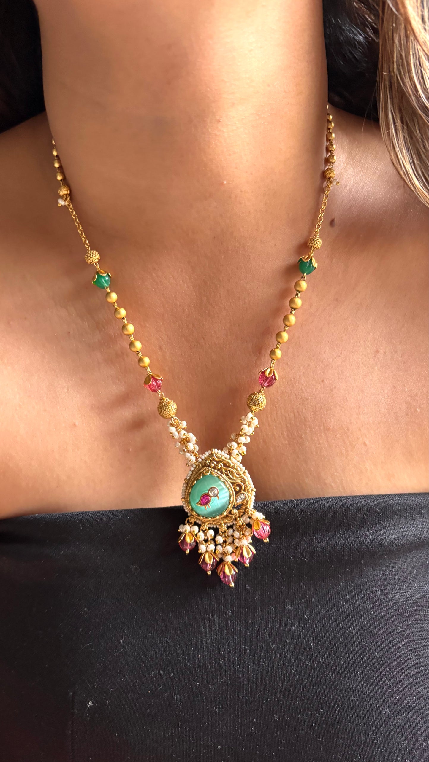Mint Rajwada pendant set with tangerine beads