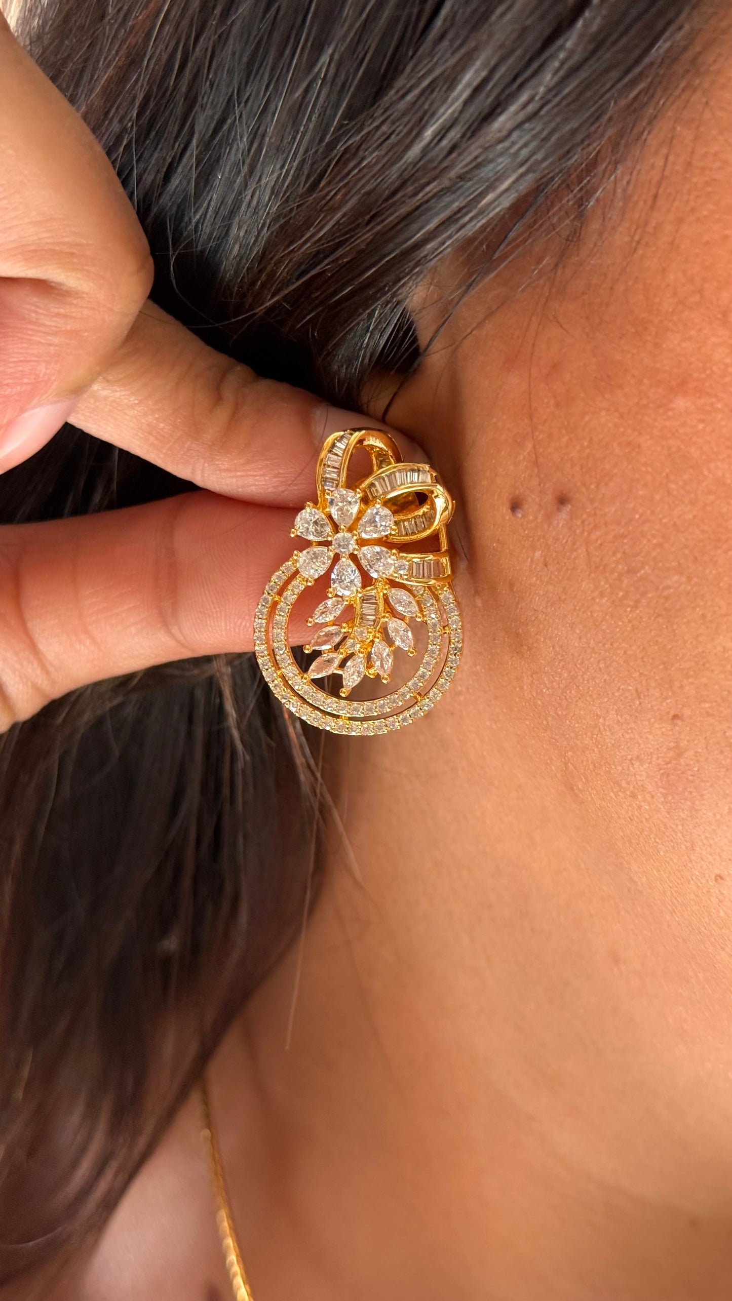 Riyana diamond pendant set