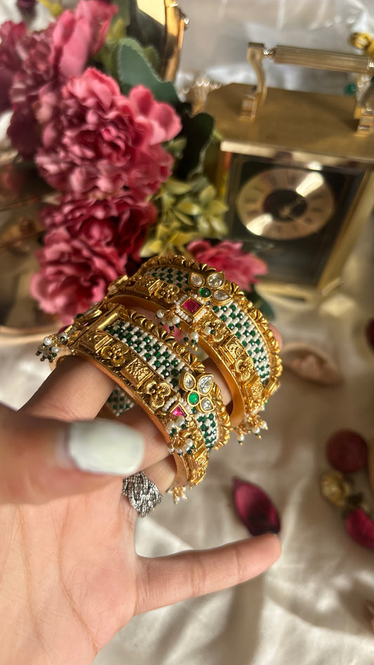 Paachi rajwada bangle set