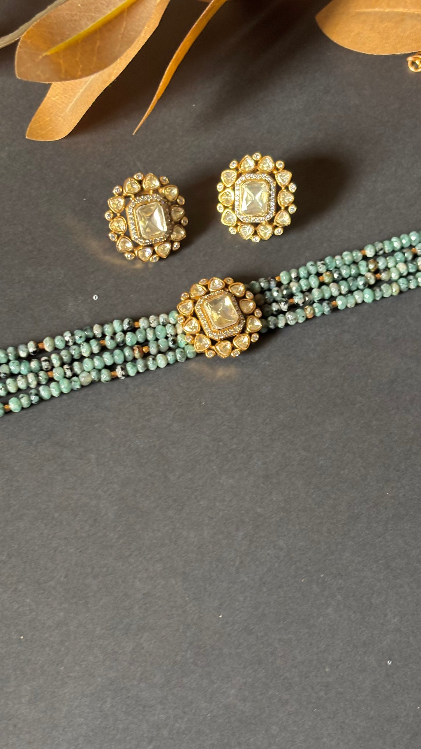 Lv peeli polki colourful pearl choker Necklace