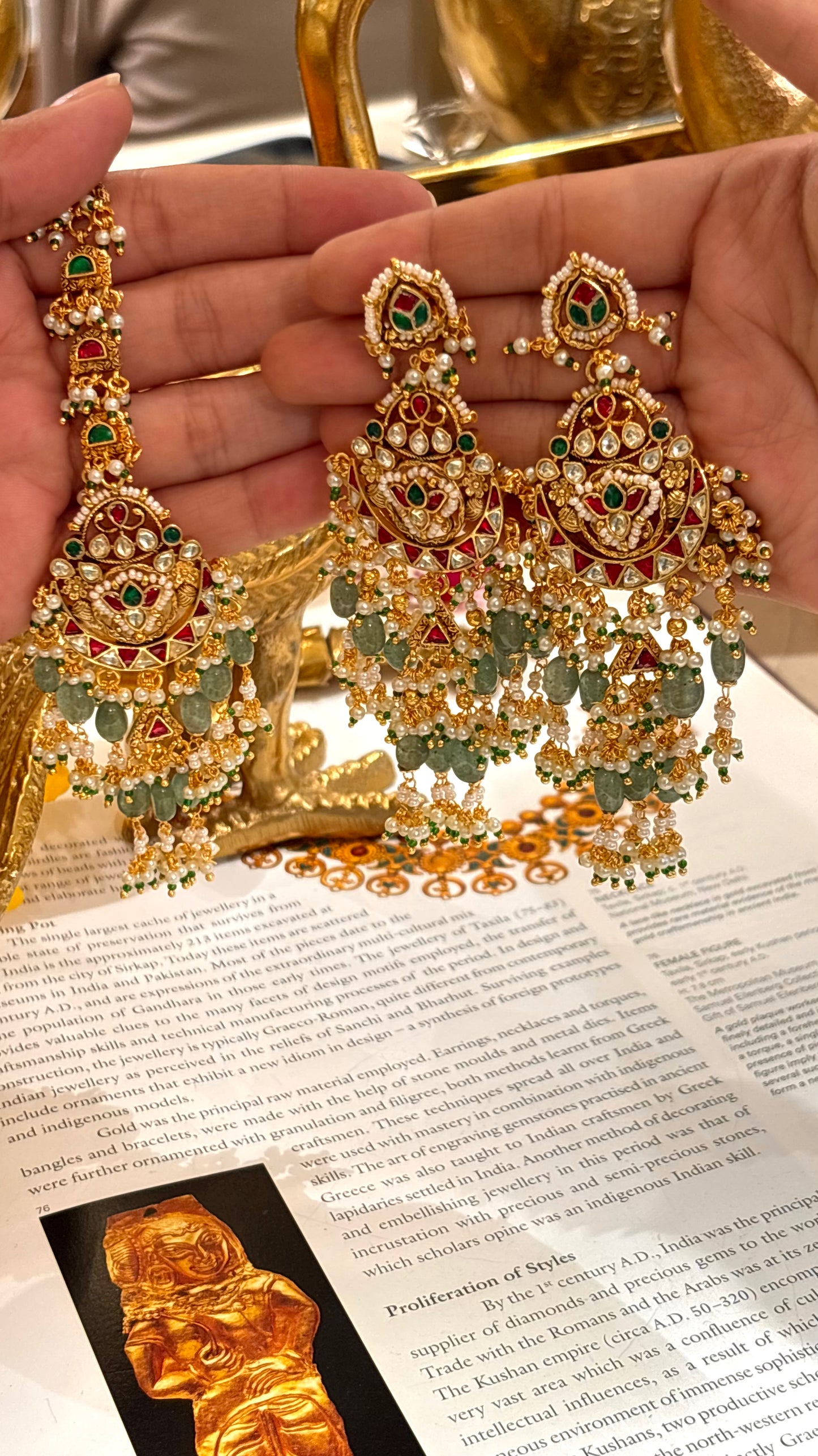Meera heritage paachi kundan Maangtika & earrings combo