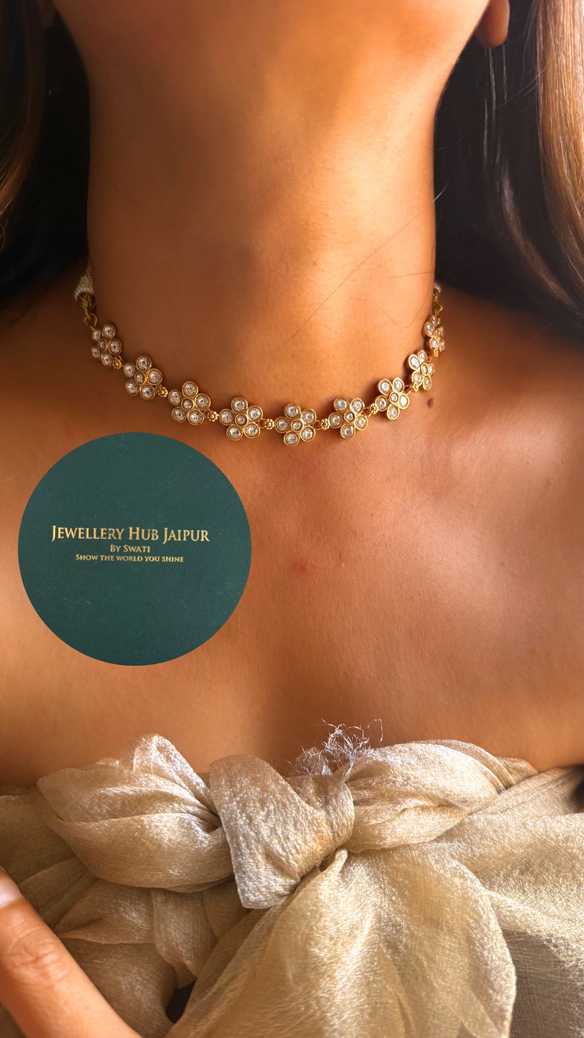 Minimal floral design choker set