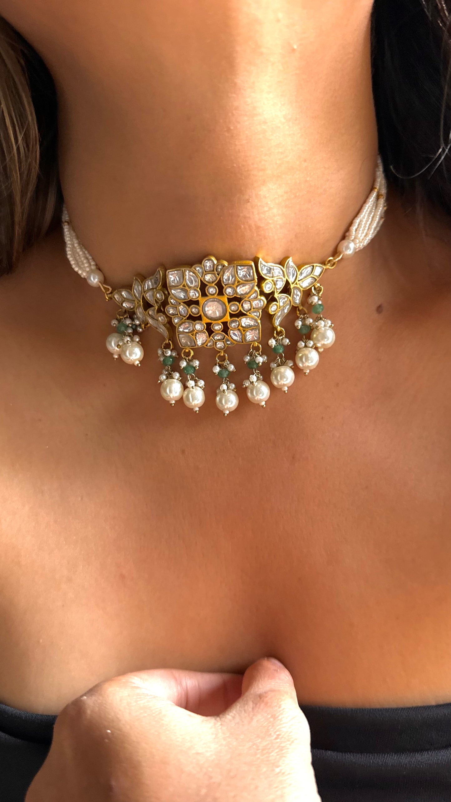 Heritage polki minimalist choker with pearl detailing