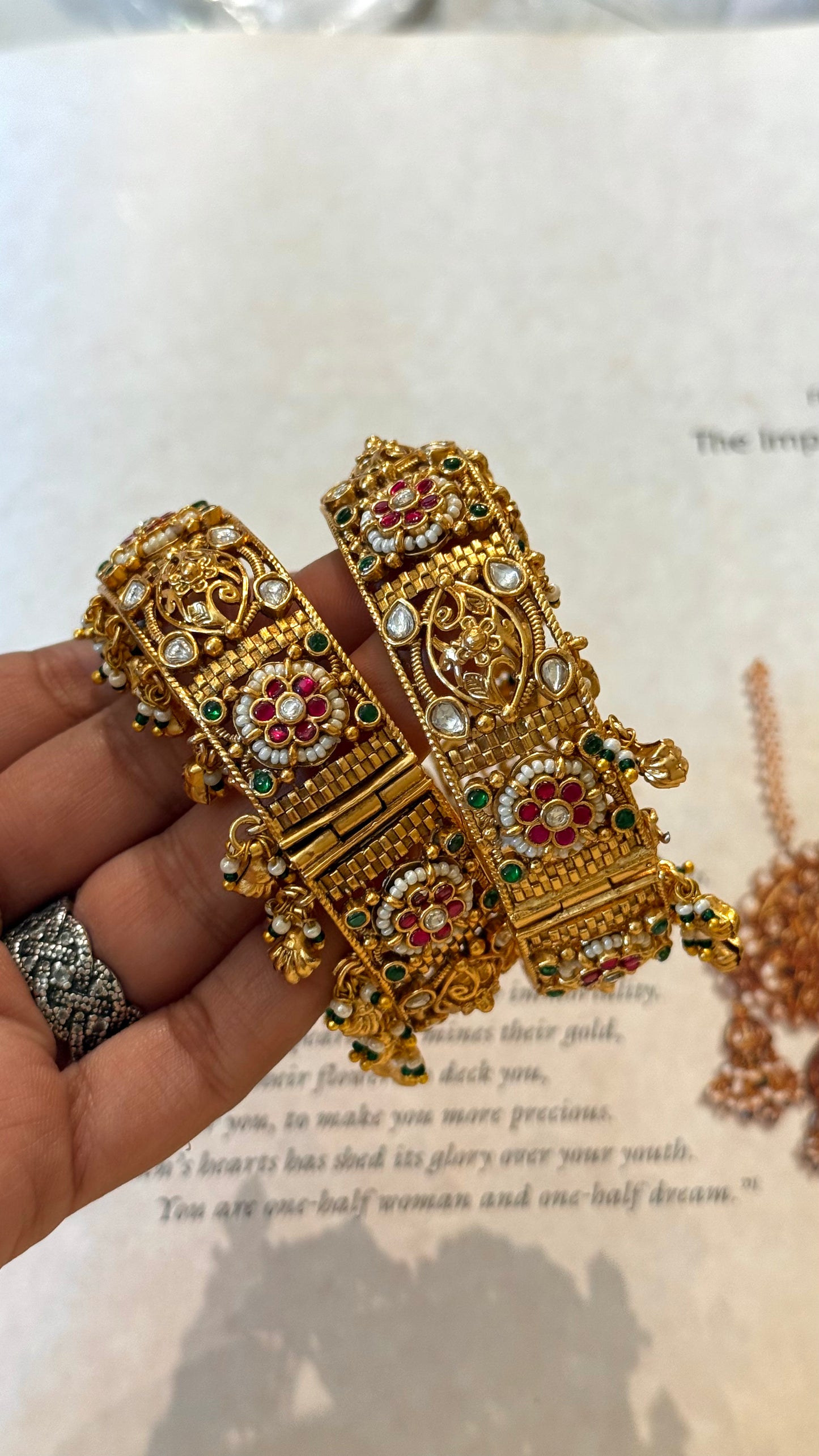 Floral nakashee rajwadi bangles