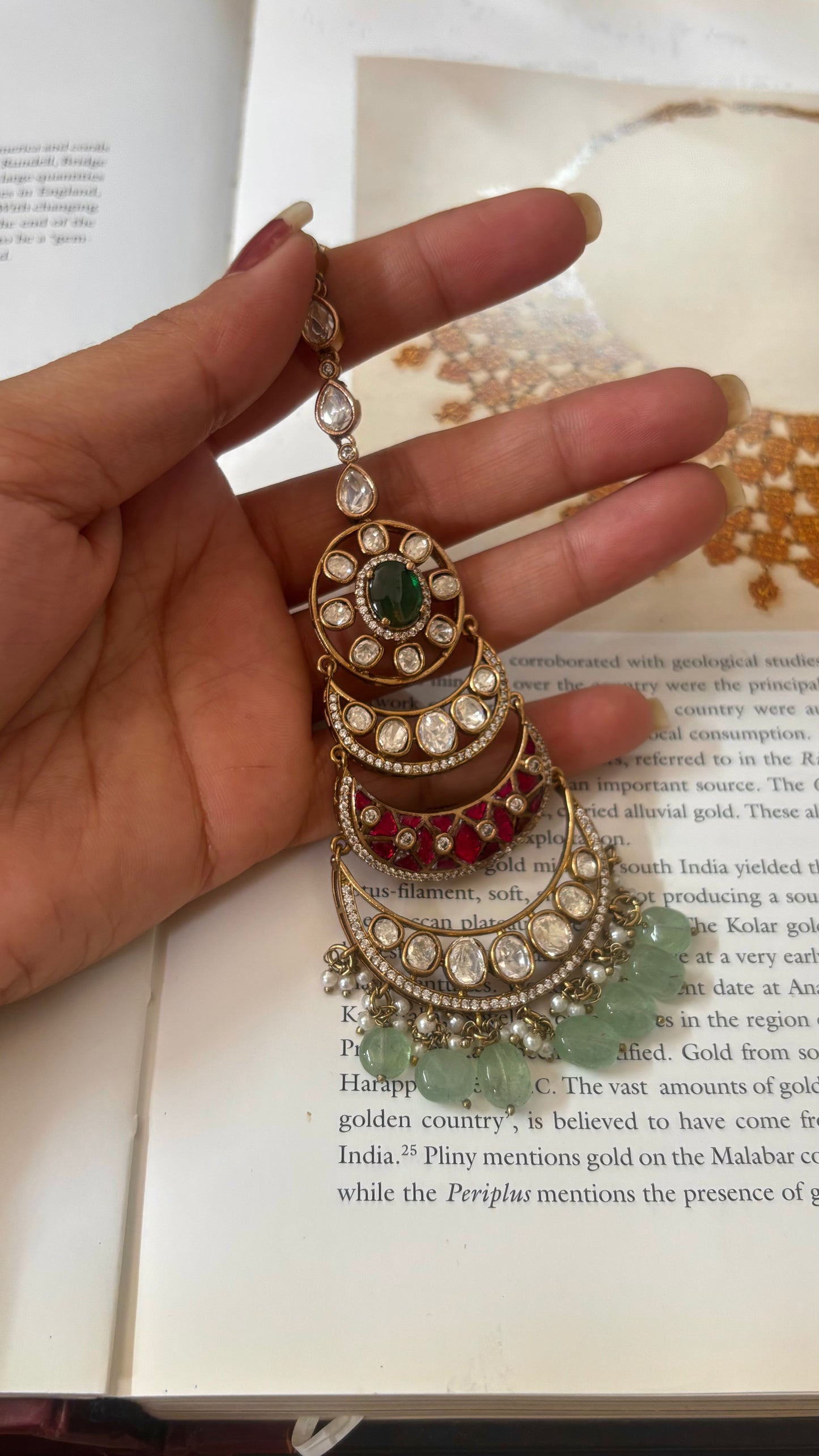 emerald and rani pink maangtika