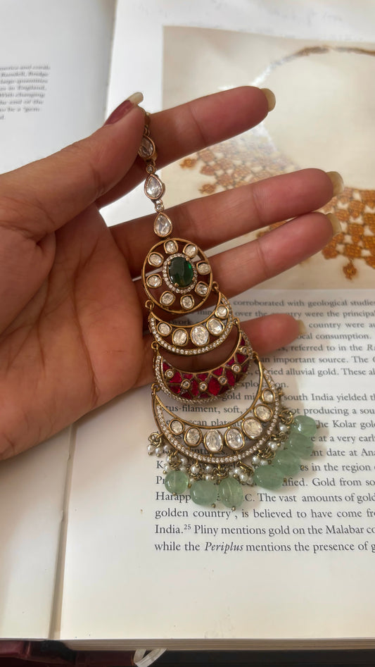 emerald and rani pink maangtika