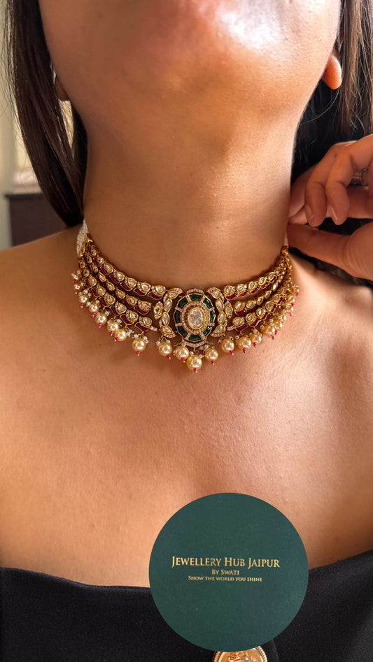 Rani pink with emerald pear detailing thread choker