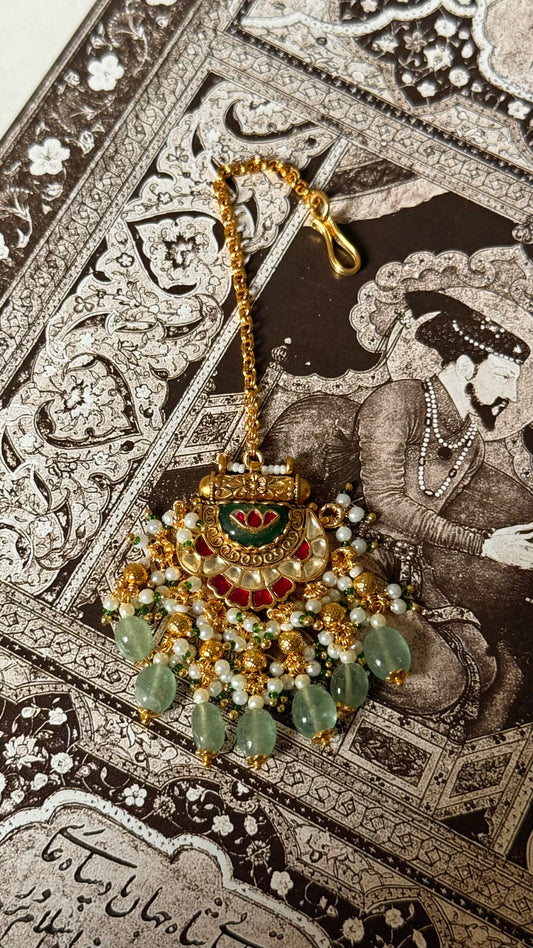 Emerald inlay work & rani pknk floral with mint drop maangtika