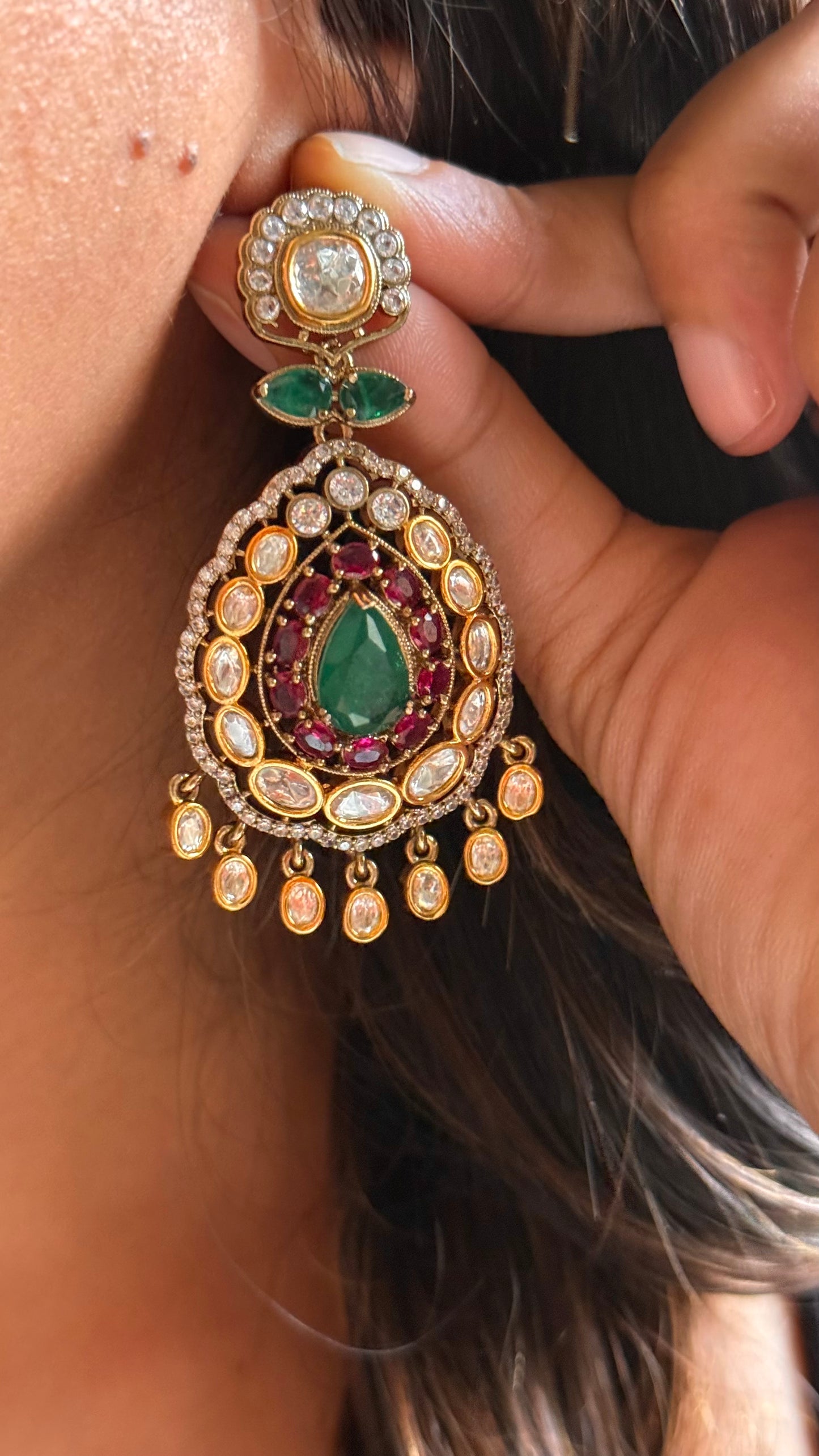 Tear shaped emerald doublet with rani pink takkar Necklace