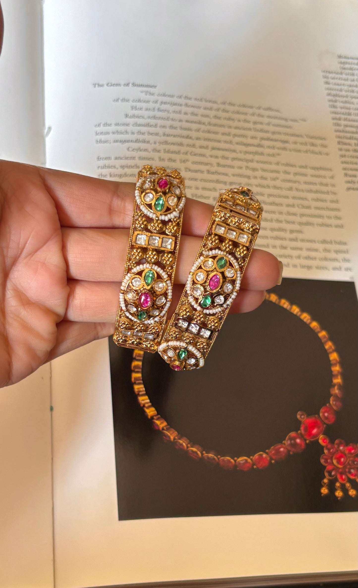 Heritage rajwadi ruby emerald bangdi