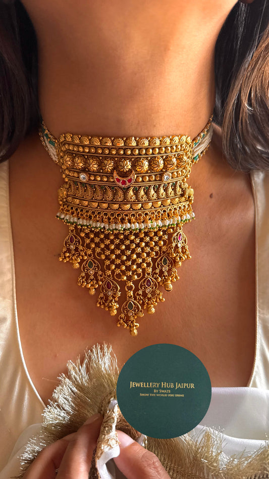 Paachi half moon rajwadi aad