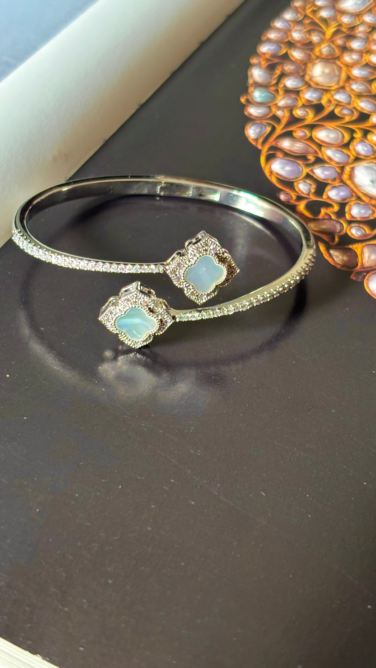 Mother-of-Pearl Open Vancleef silver Bracelet