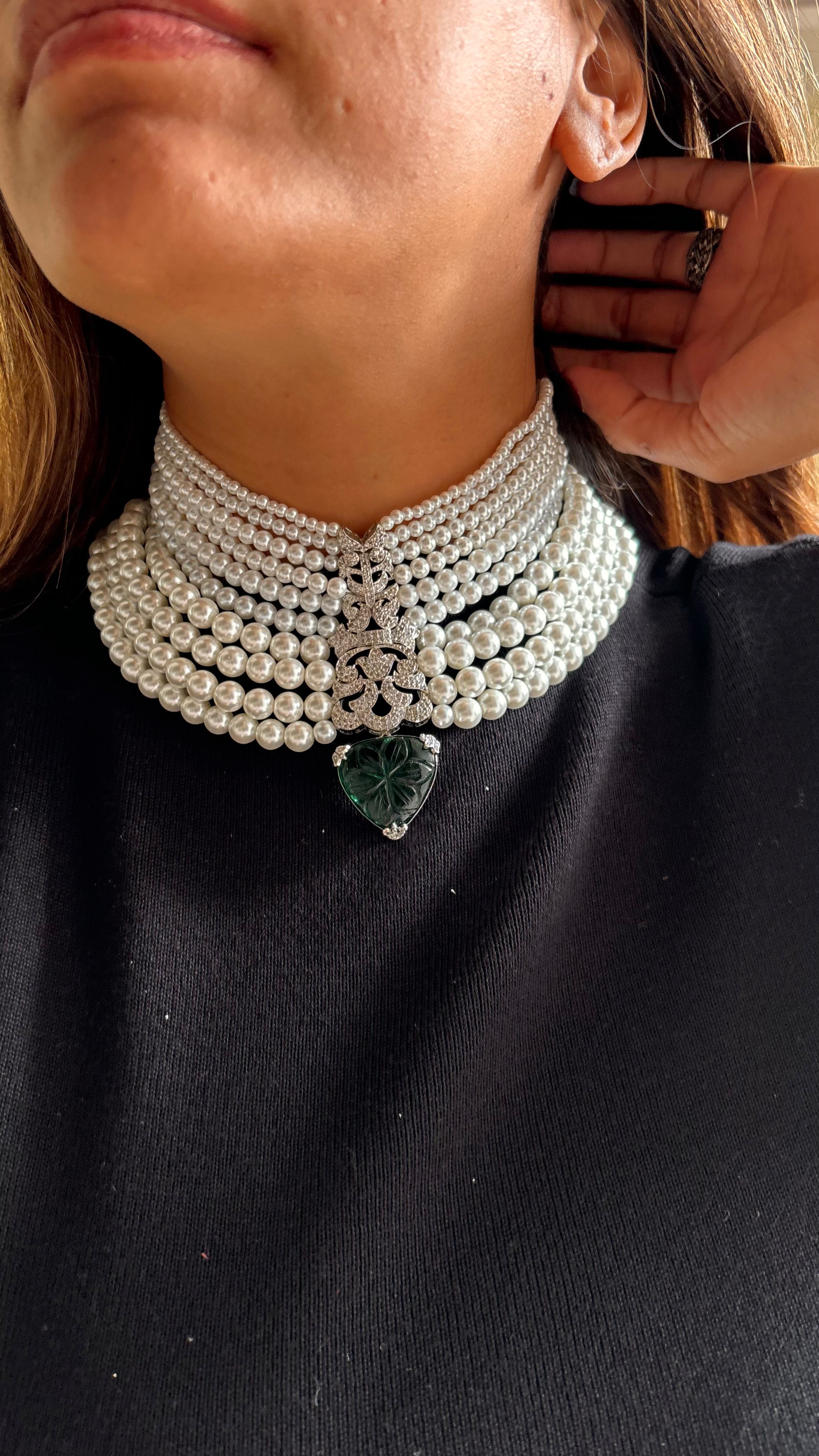 Cocktail pearl emerald necklace