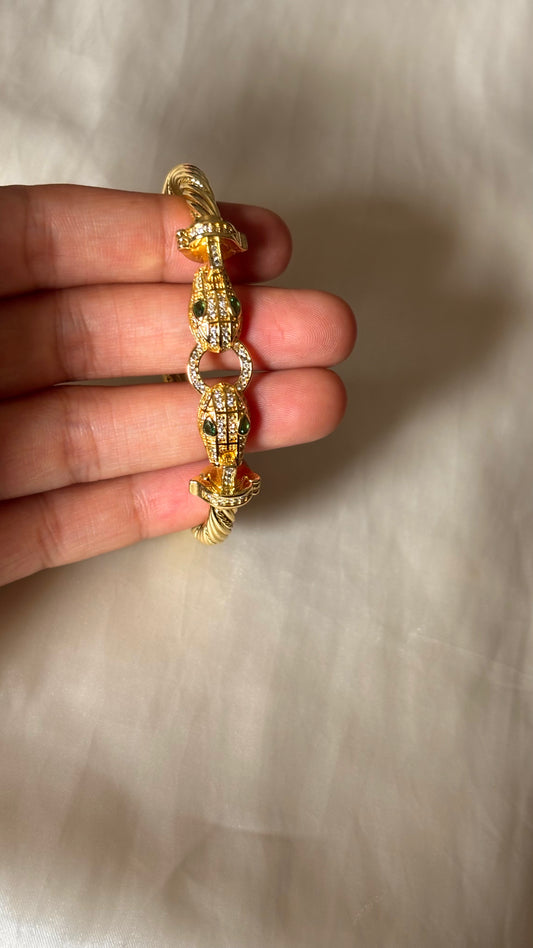 Gold  leopard ring bracelet