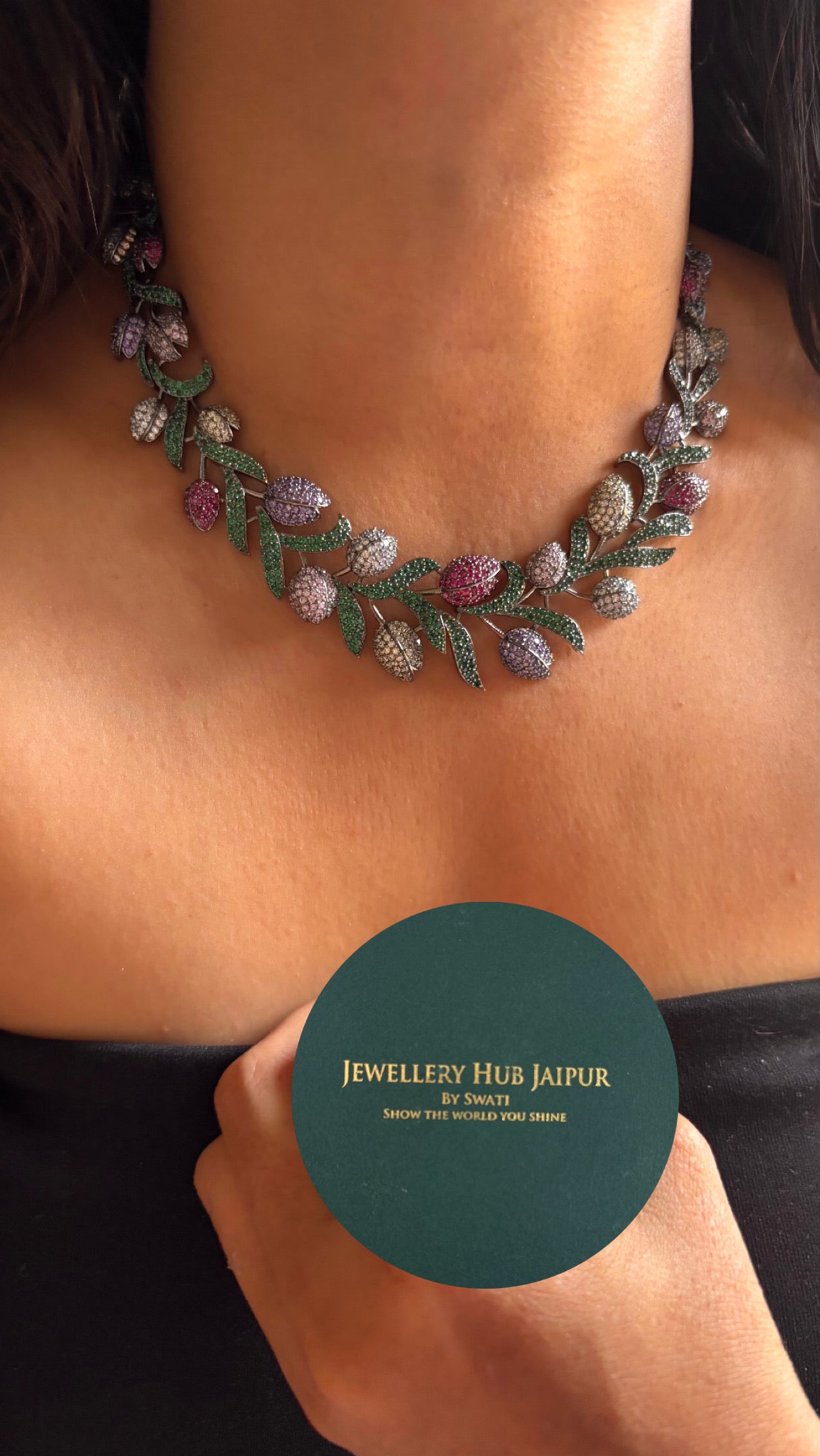Leaf inspired minimalist collar Necklace