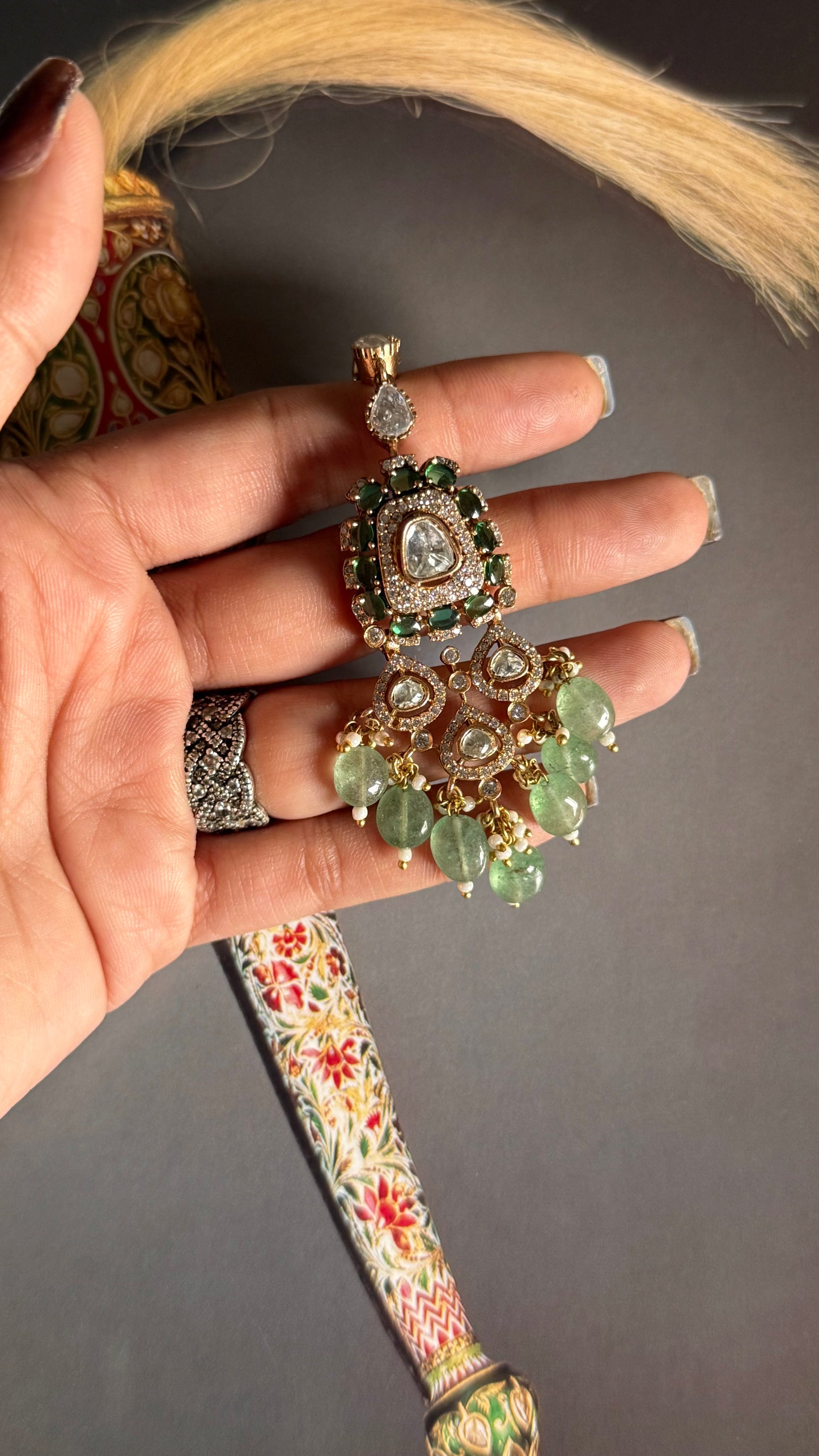 Emerald moissanite maang tika