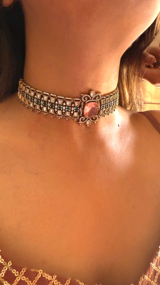 Rose quartz & emerald moissanite choker