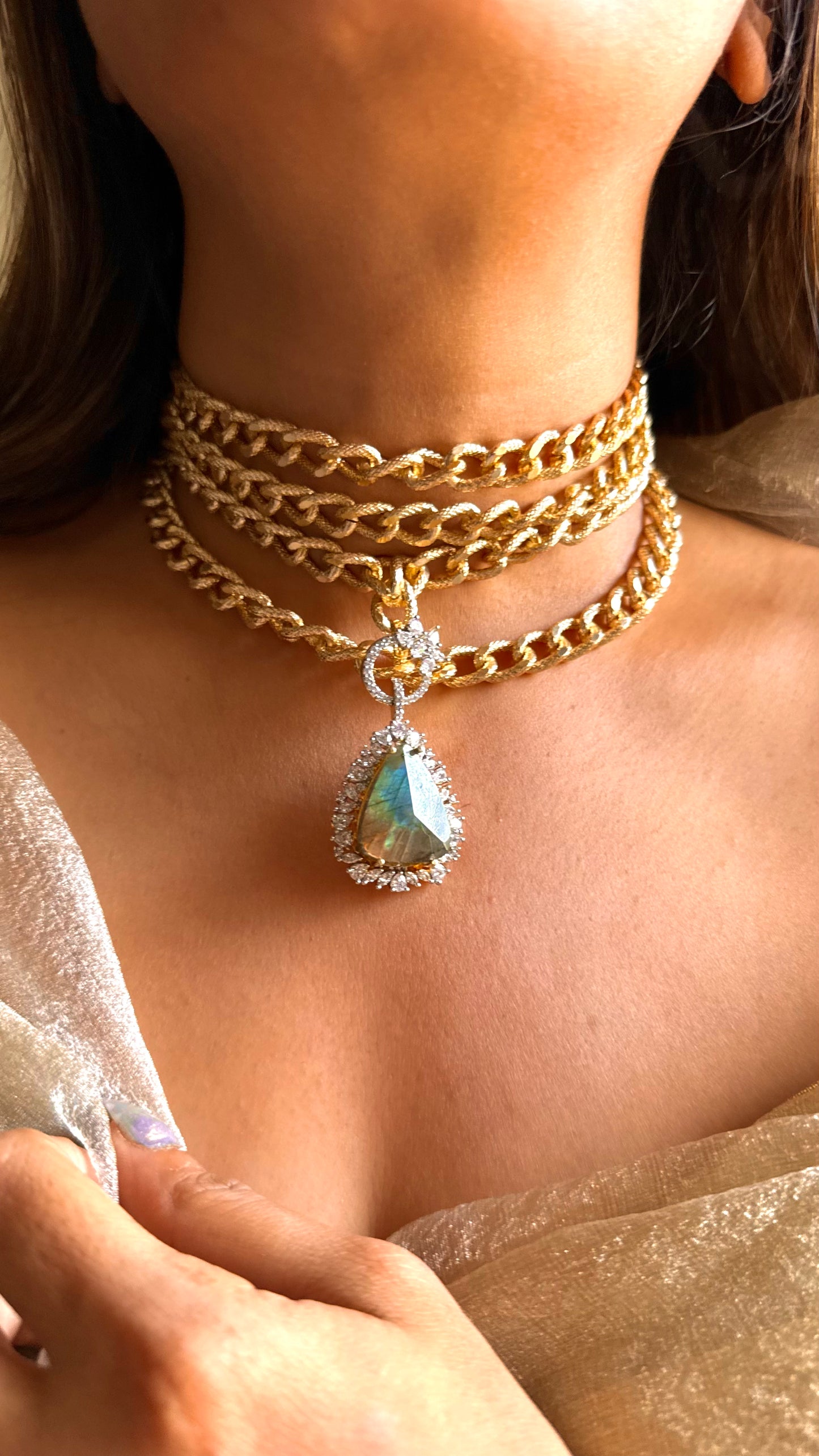 Onyx doublet chain choker