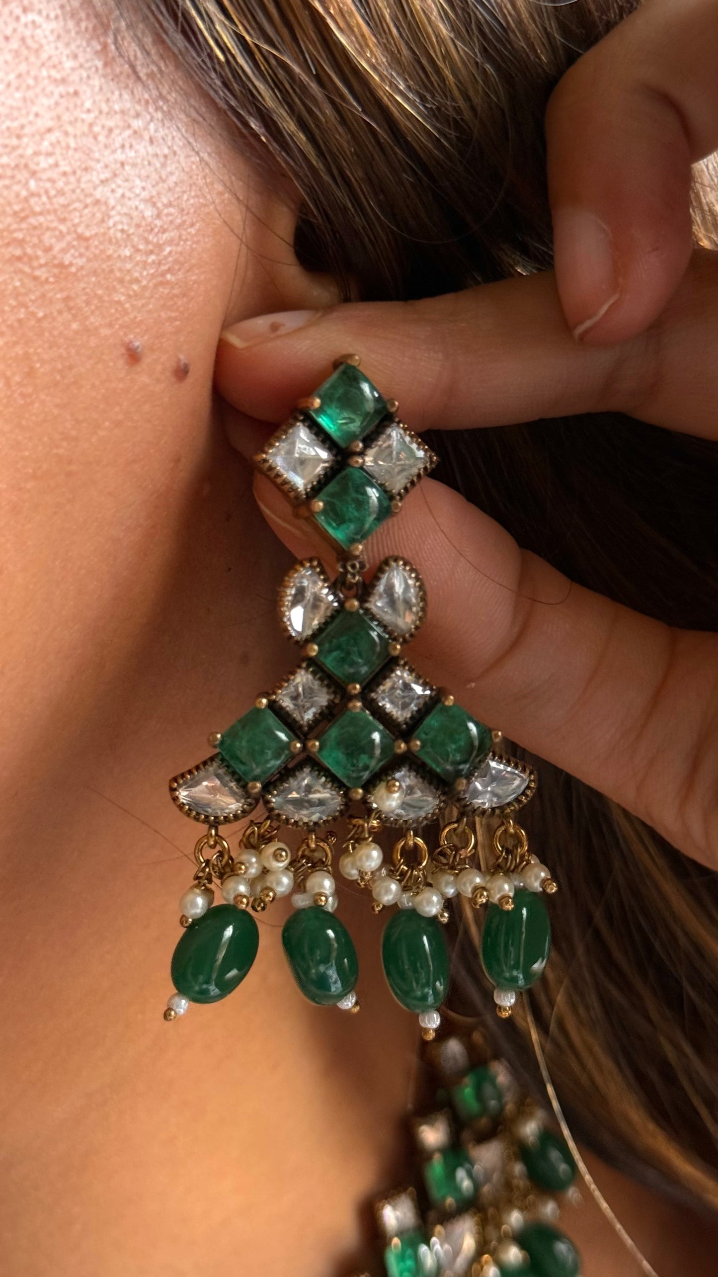 Emerald doublets with drops collar necklace