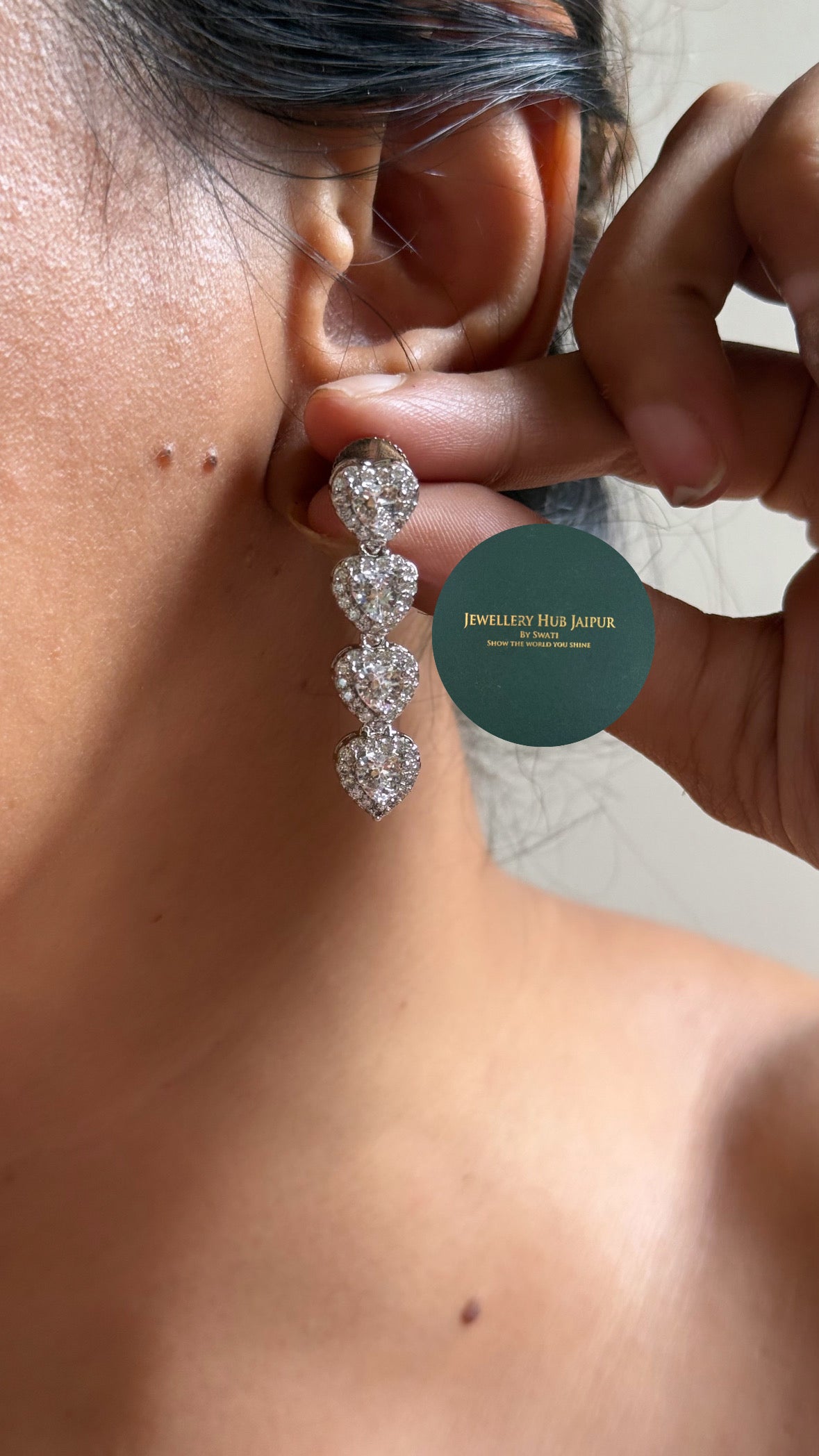 Minimal heart shaped diamond set