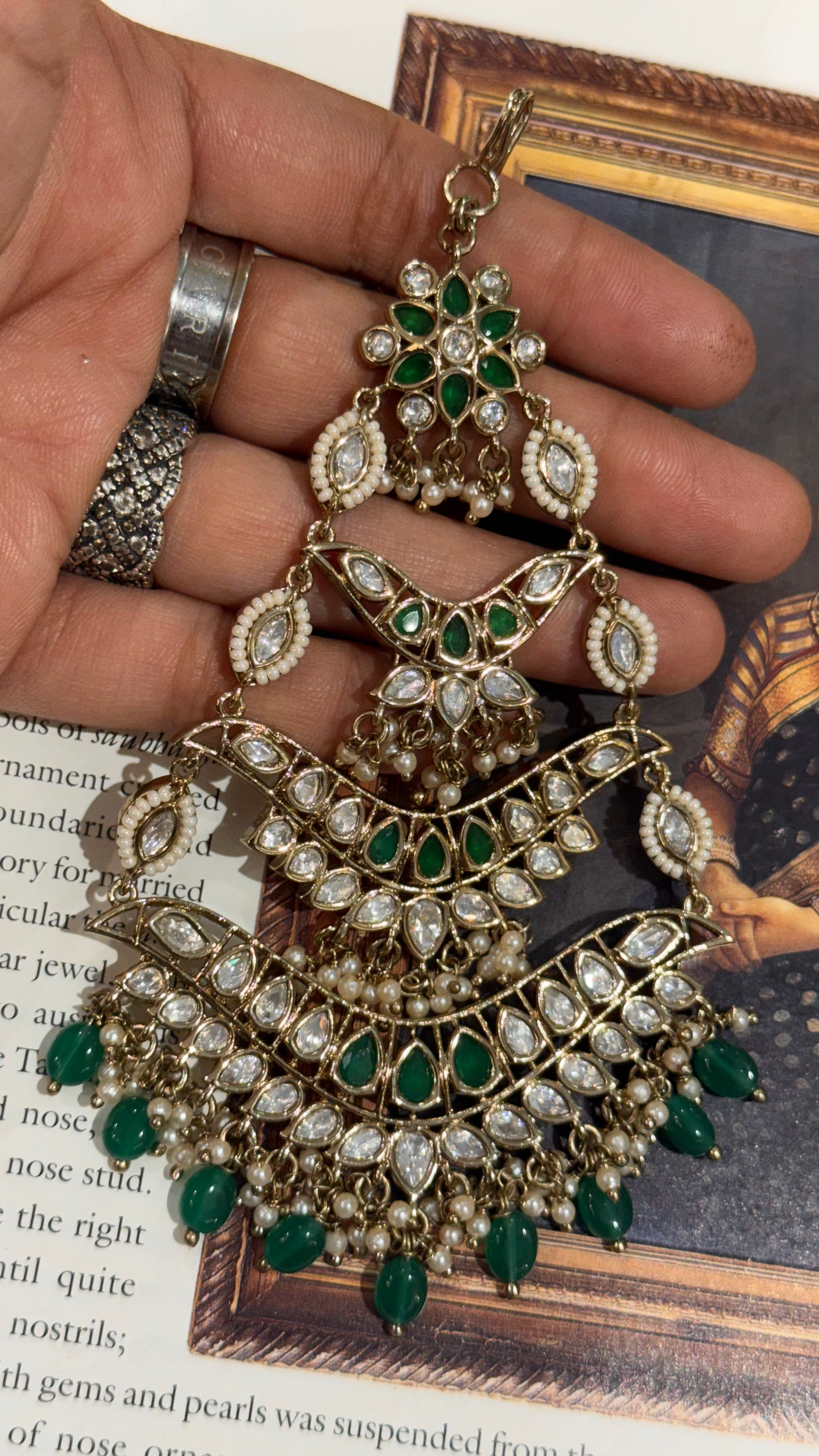Emerald Victorian passa