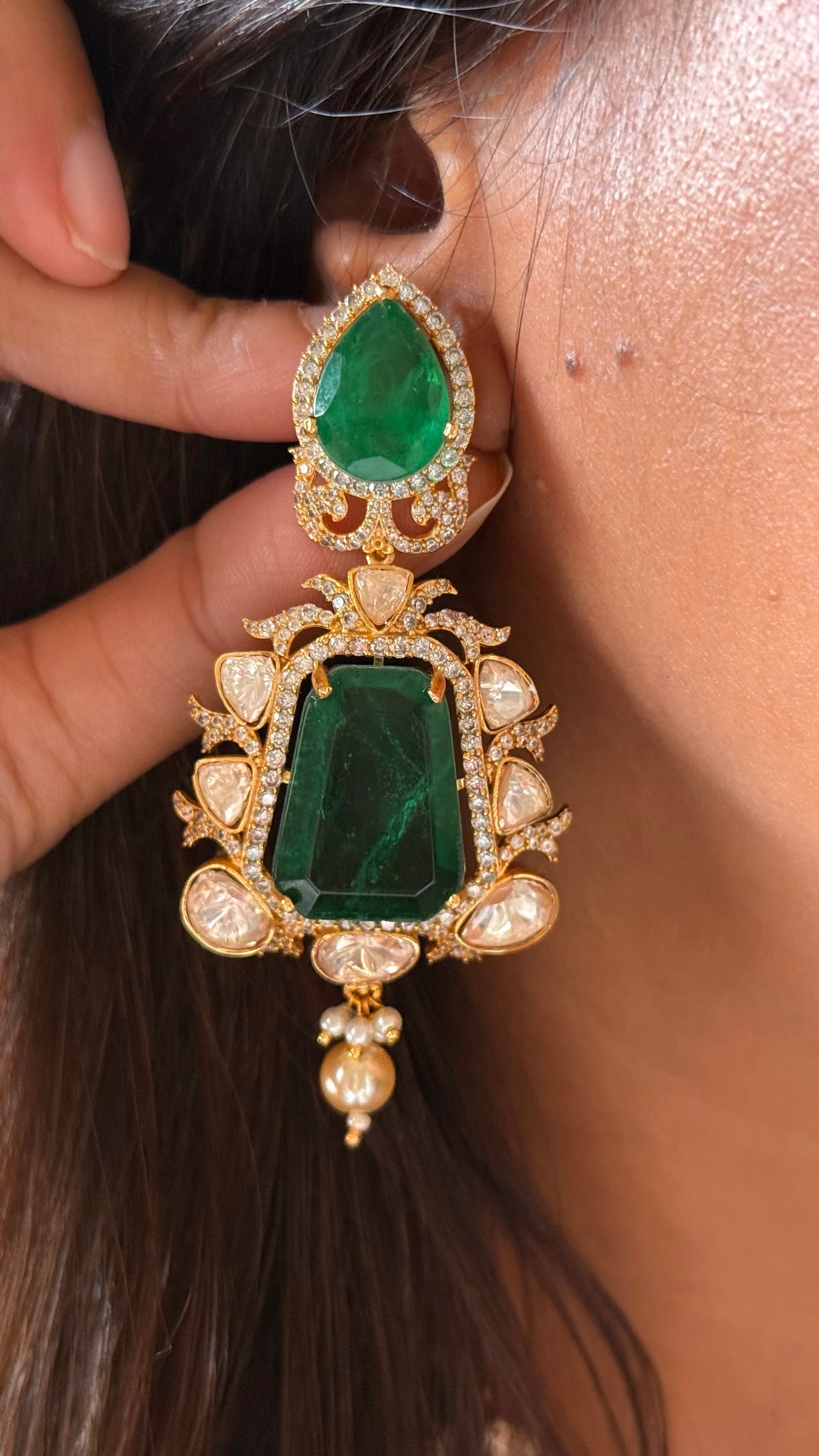 Emerald  peeli polki moissanite with dual line collar necklace