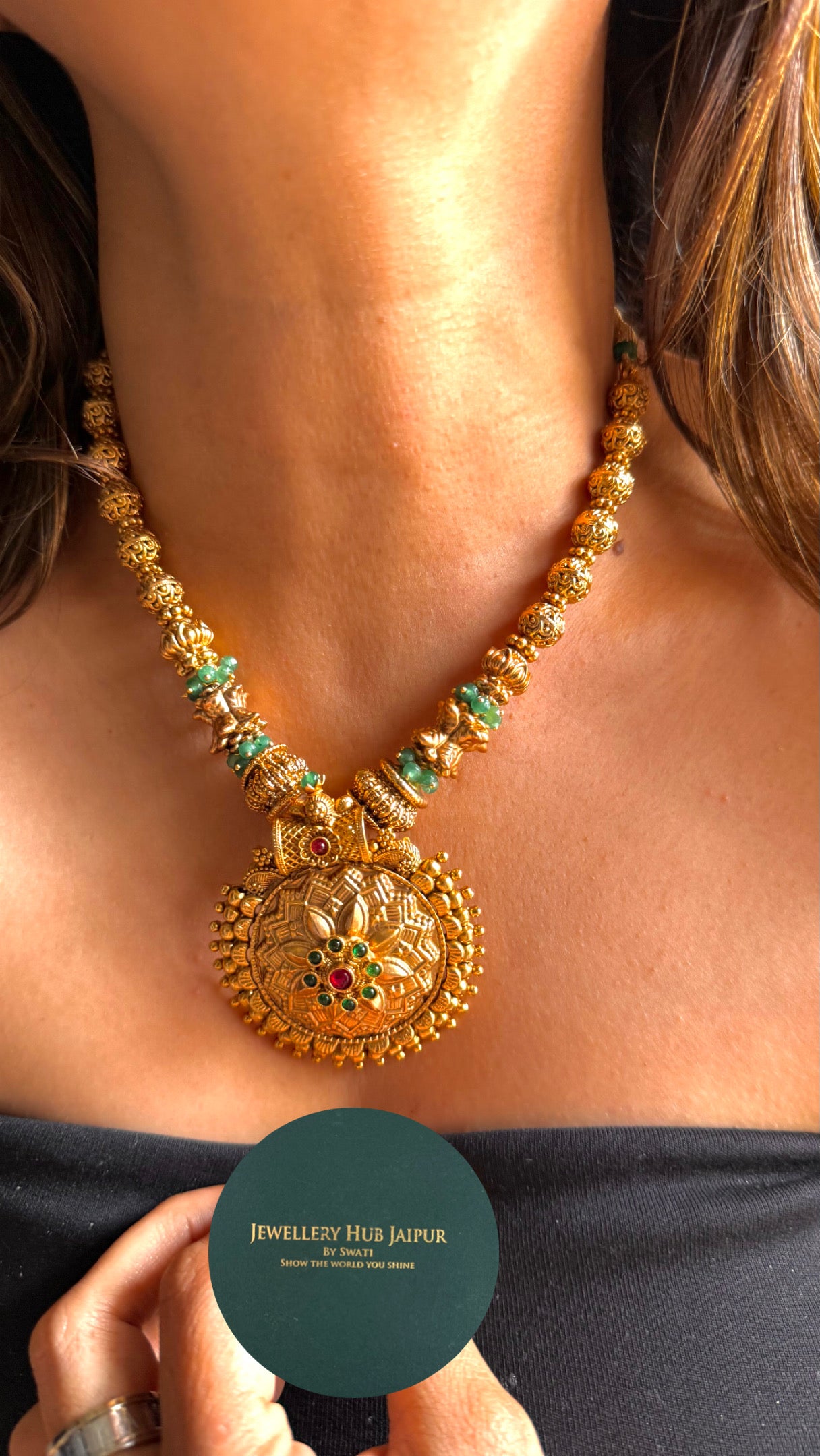 Emerald Rajwada pendant with matar mala Necklace