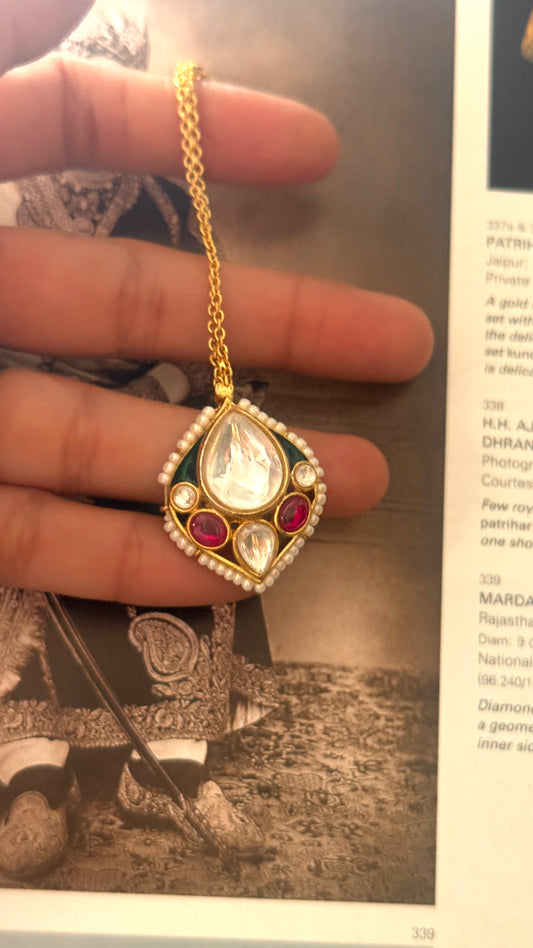 Ruby & emerald minimal maangtika