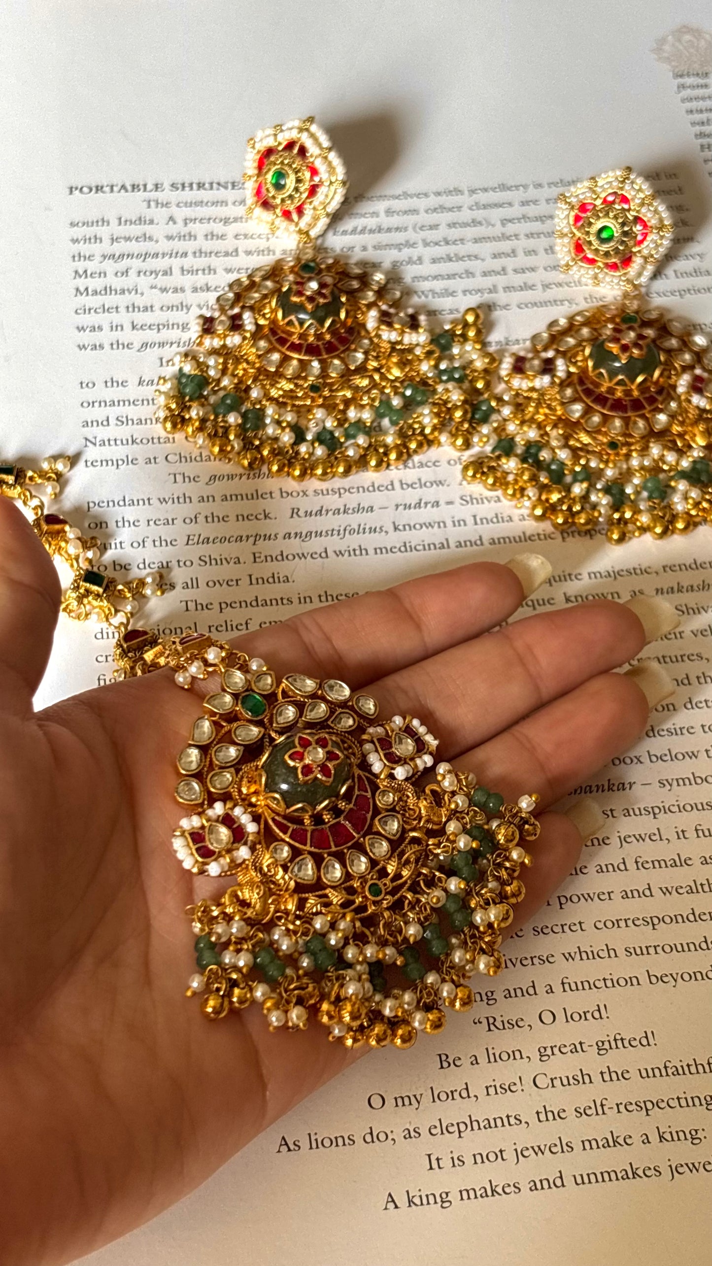 Mint inlay Paachi Kundan Maangtika with earrings combo