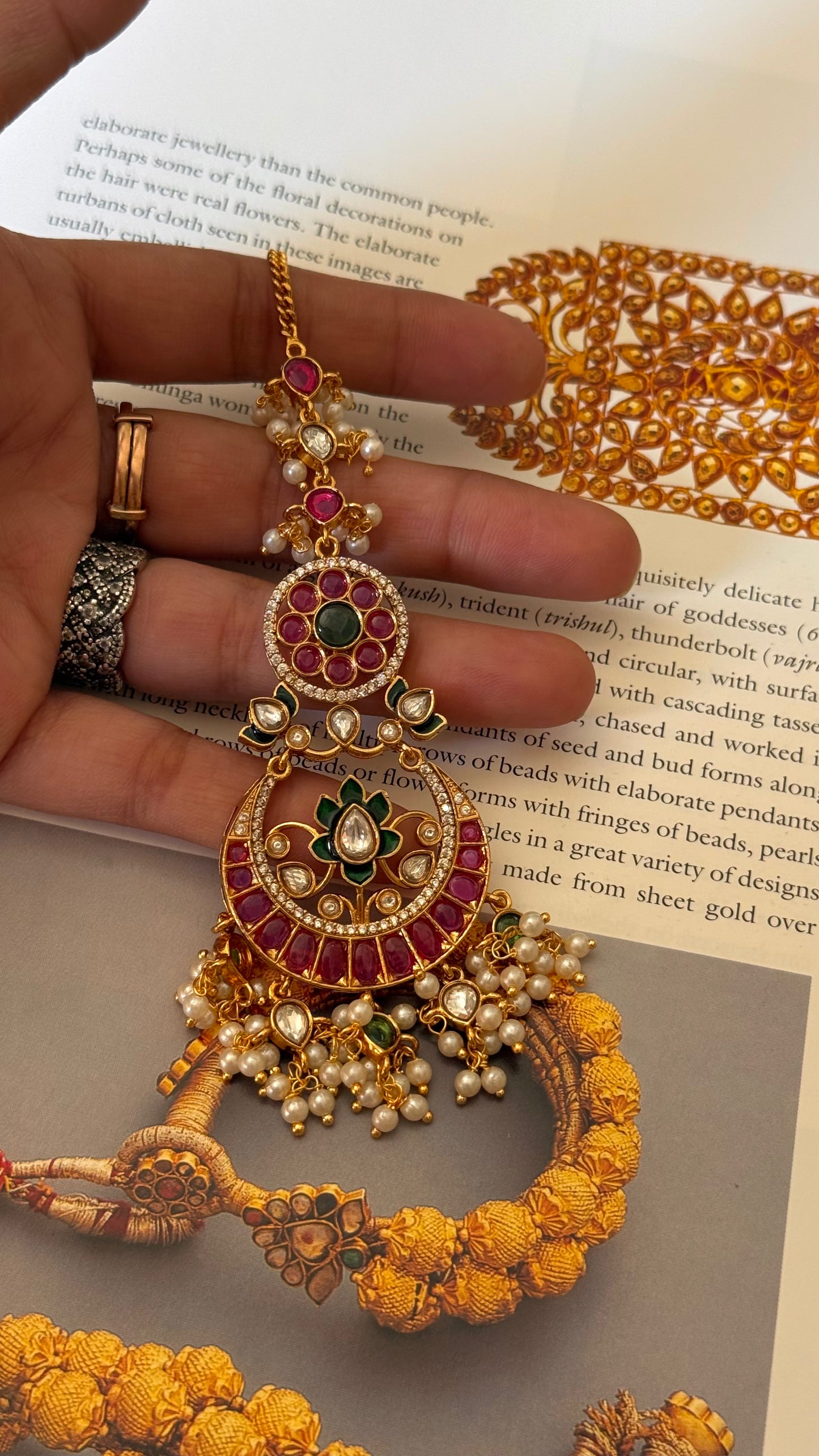 Paachi emerald & rani pink takkar work maangtika