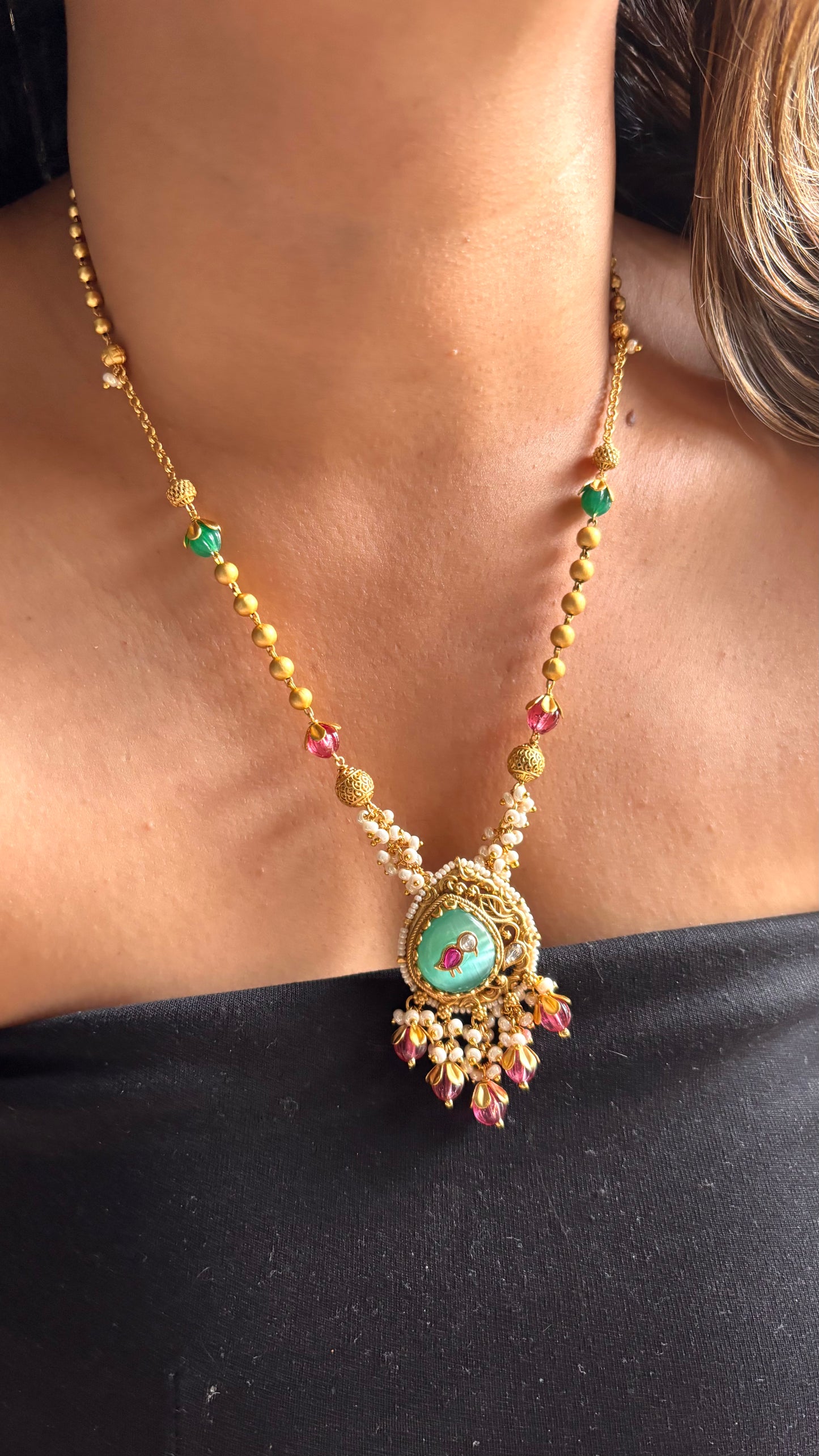 Mint Rajwada pendant set with tangerine beads