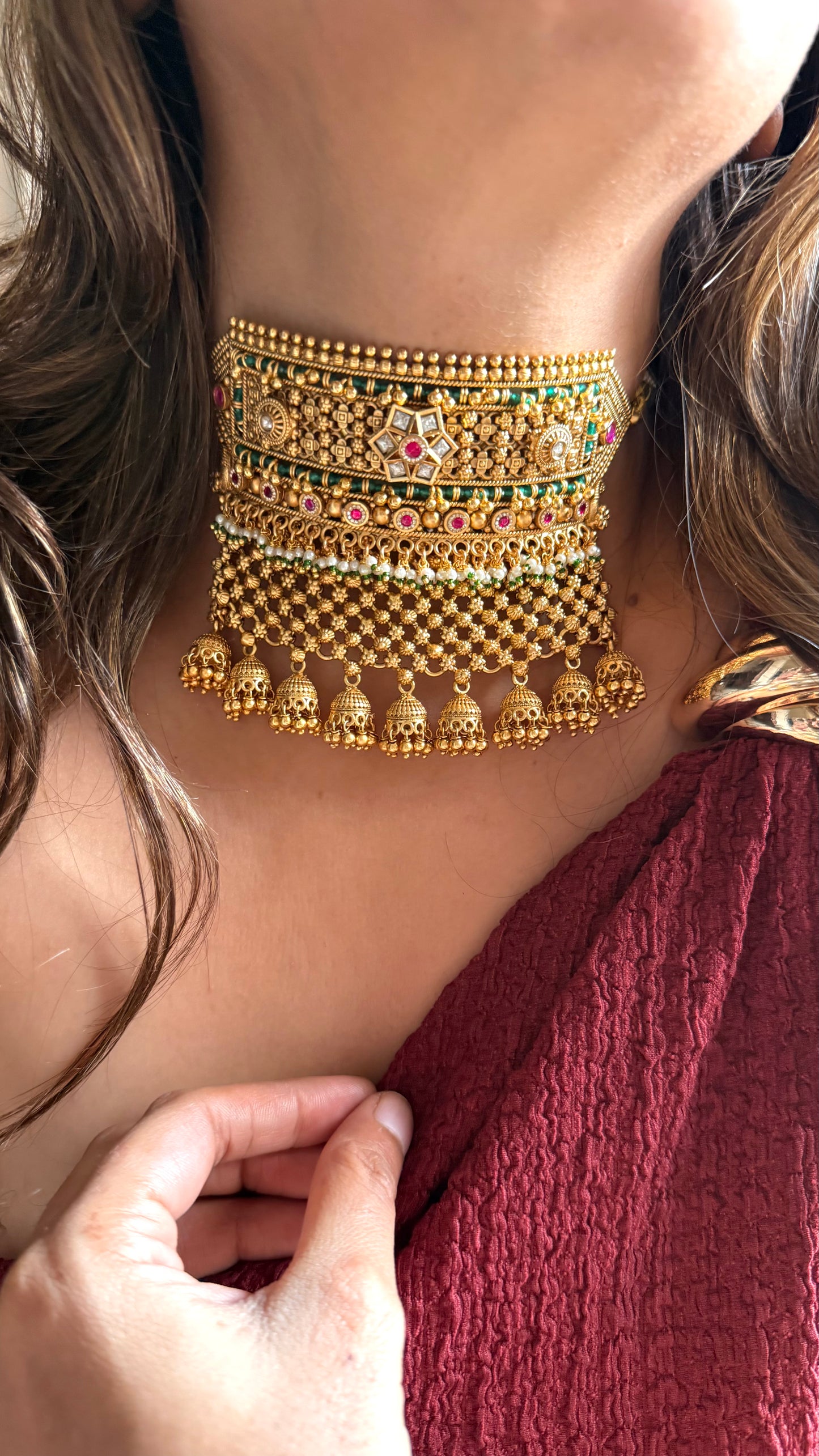 Rajwada Paachi detailing aad with jhumki detailing