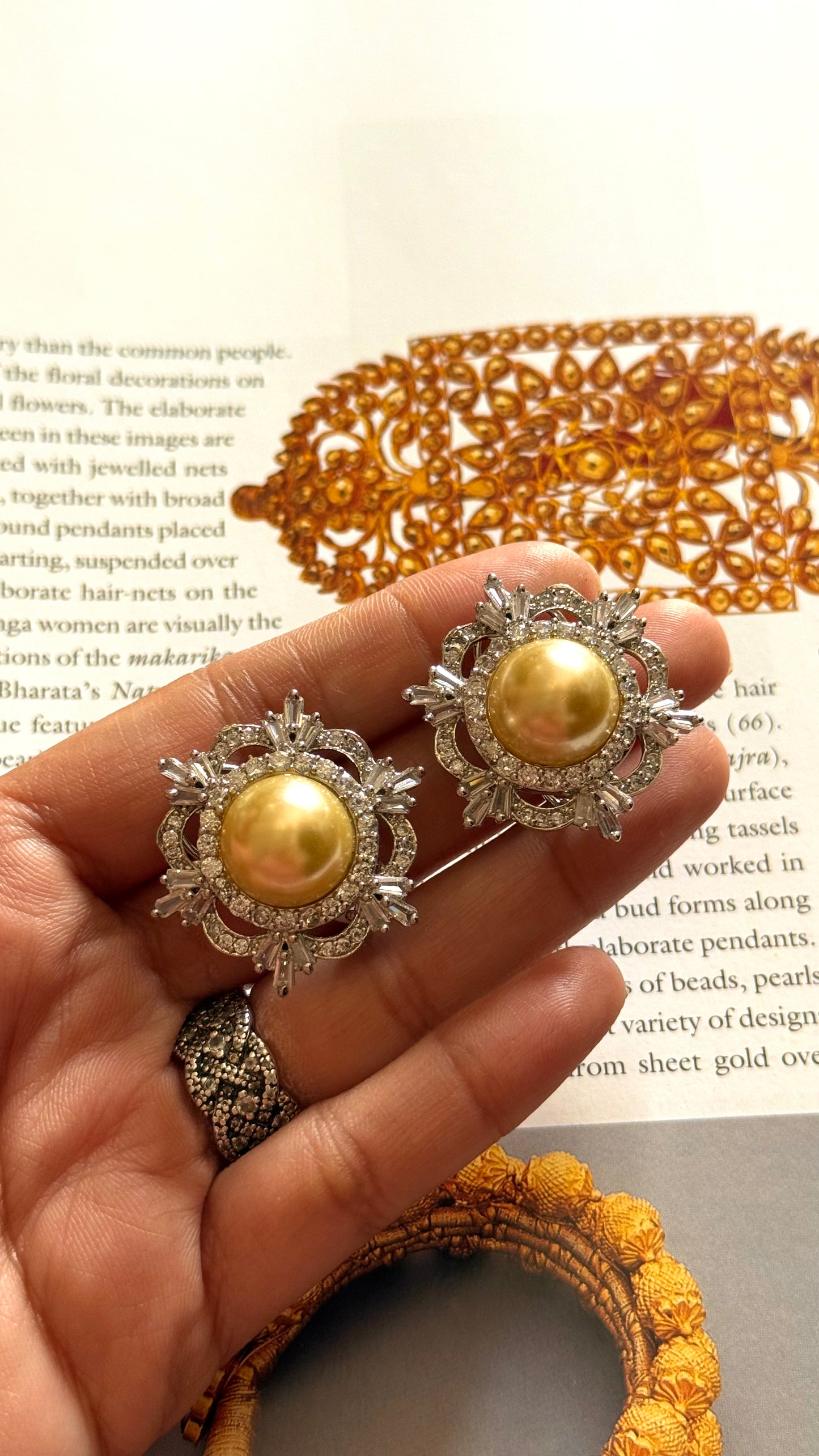 Triple line pearl string (12 size pearl)