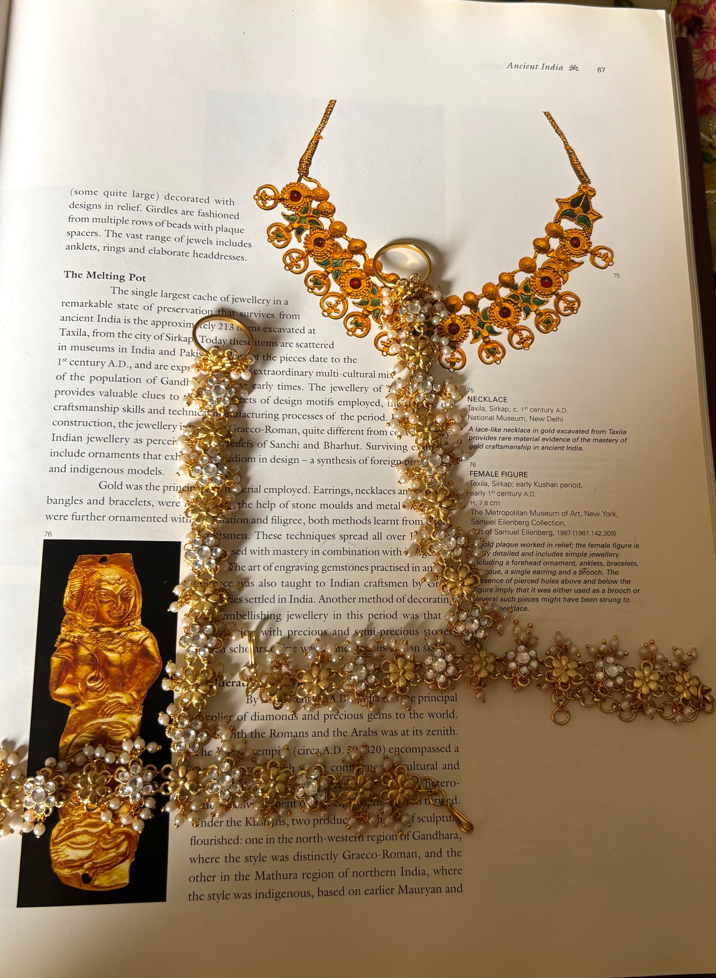 Floral pattern with  pearl detailing hathphool (single)