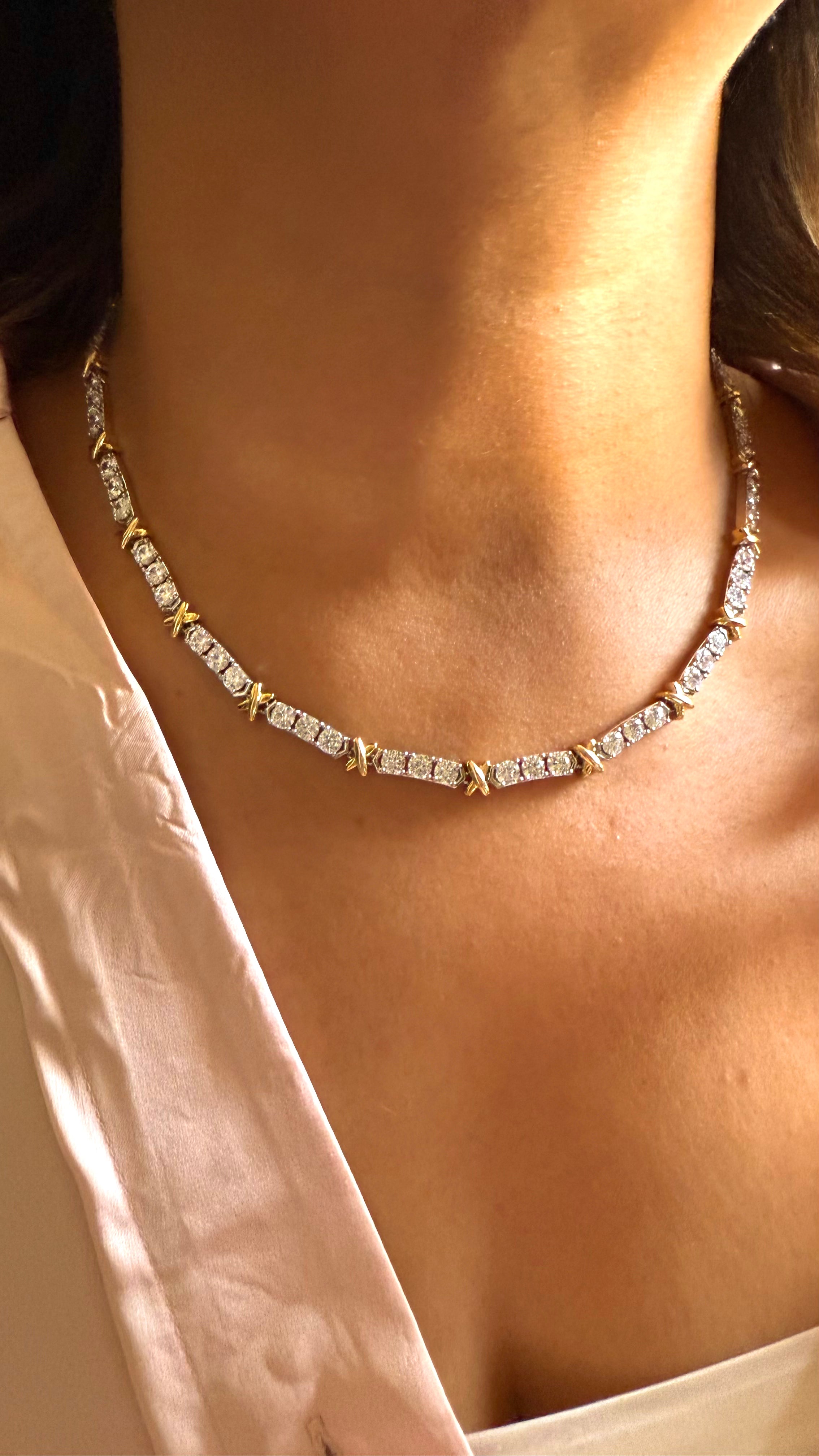Diamond minimal necklace